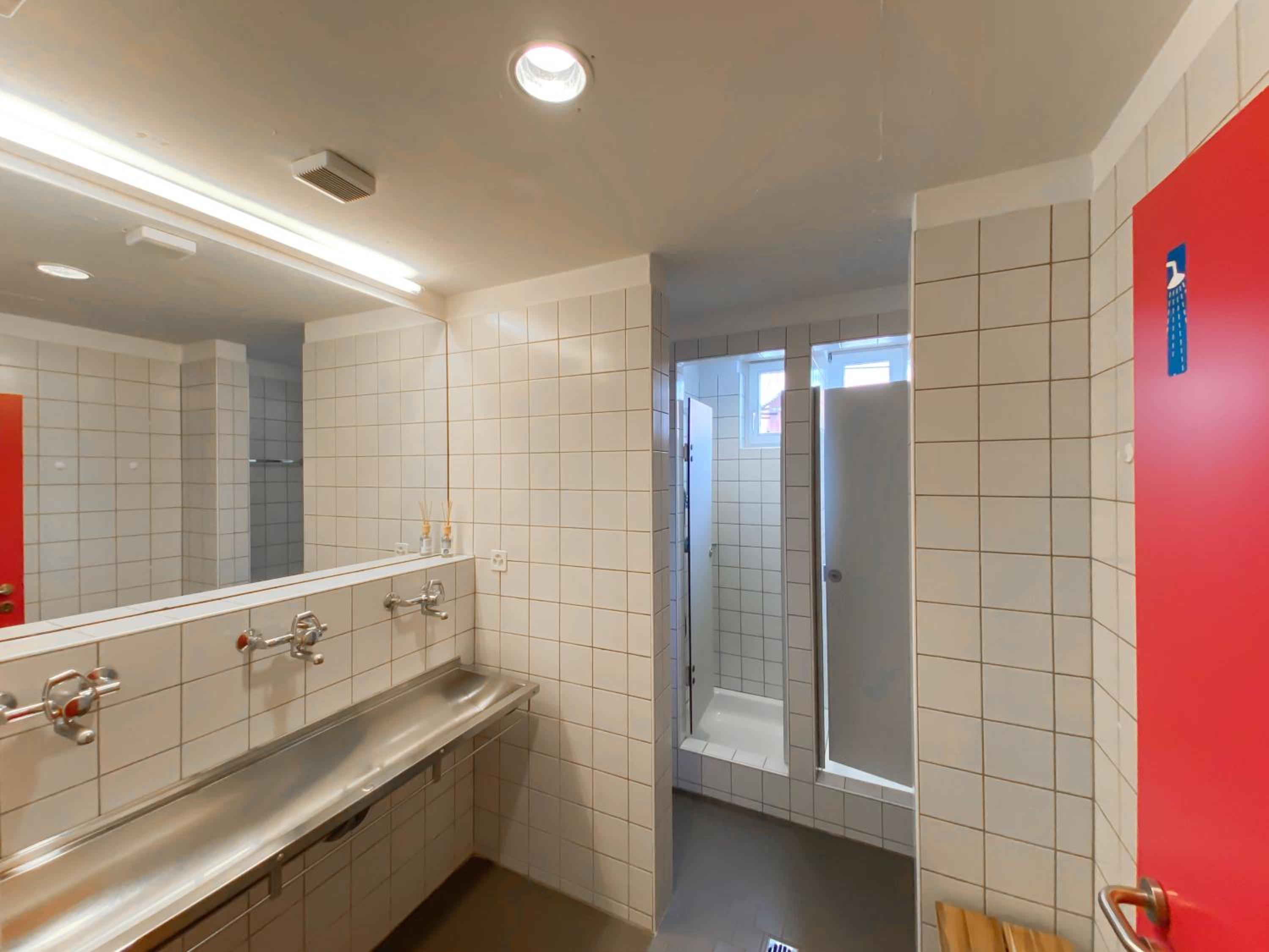 Twin Room with Shared Bathroom photo 1