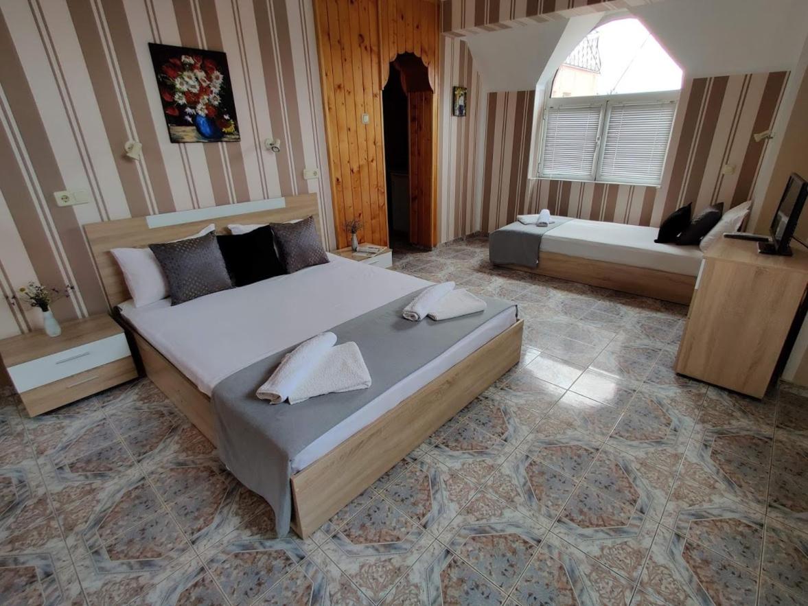 Standard Triple Room photo 2