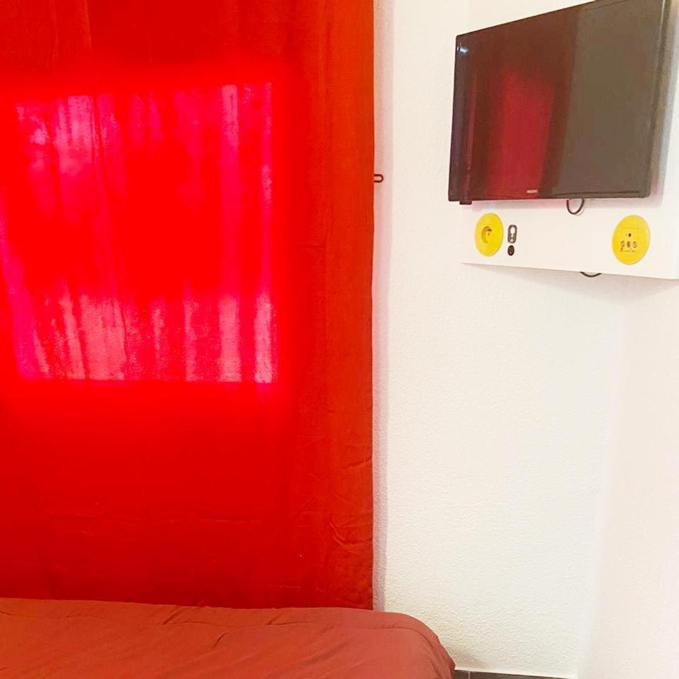 Double Room with Private Bathroom - Photo 3
