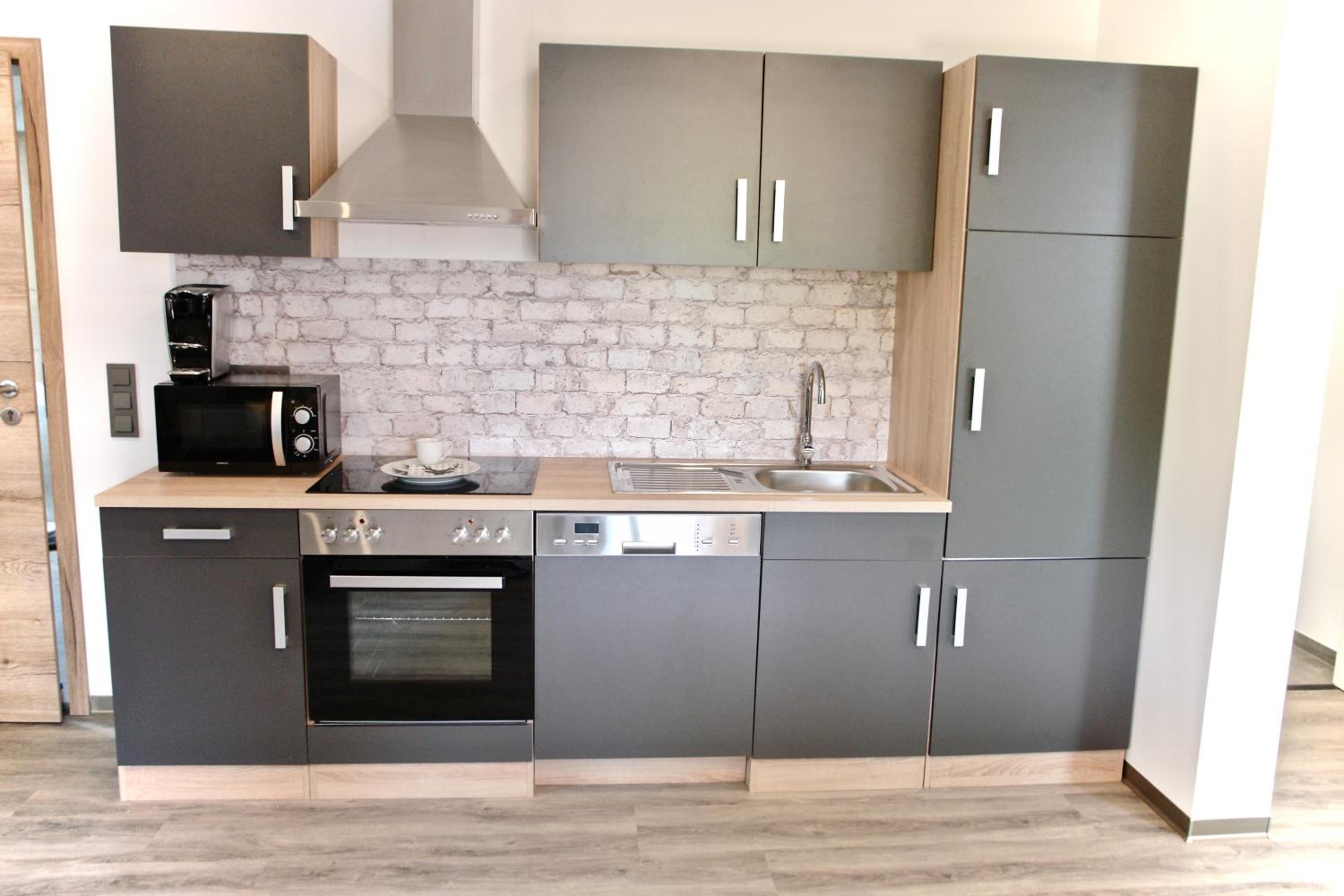 One-Bedroom Apartment - Photo 2