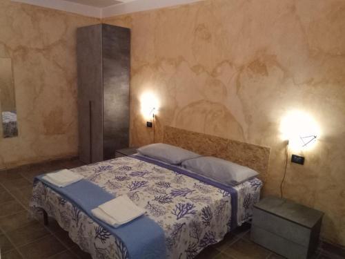 Double Room with Balcony - Photo 2