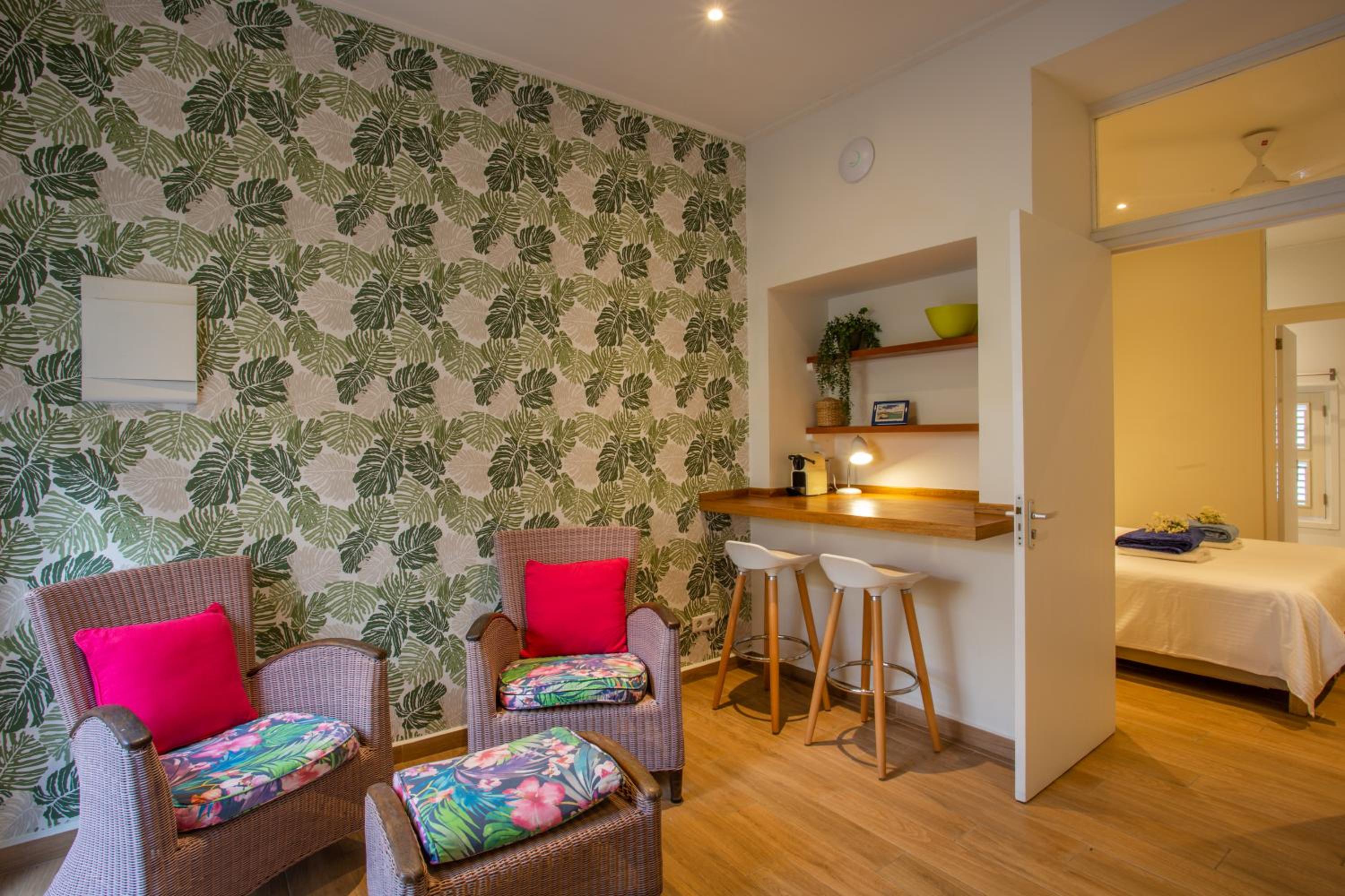 Tropical 1-bedroom Apartment ground floor