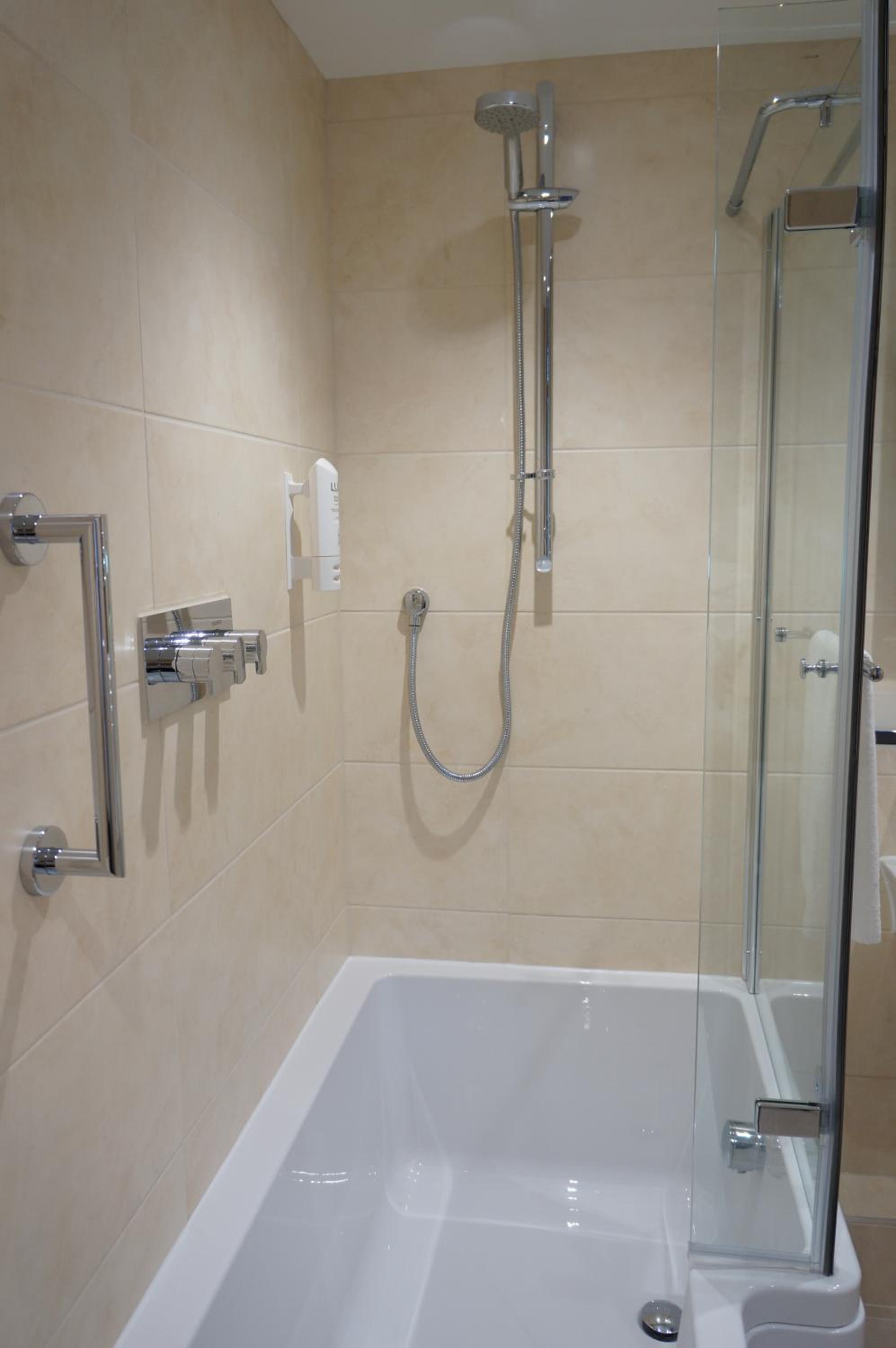 Deluxe Double Room - Photo 14