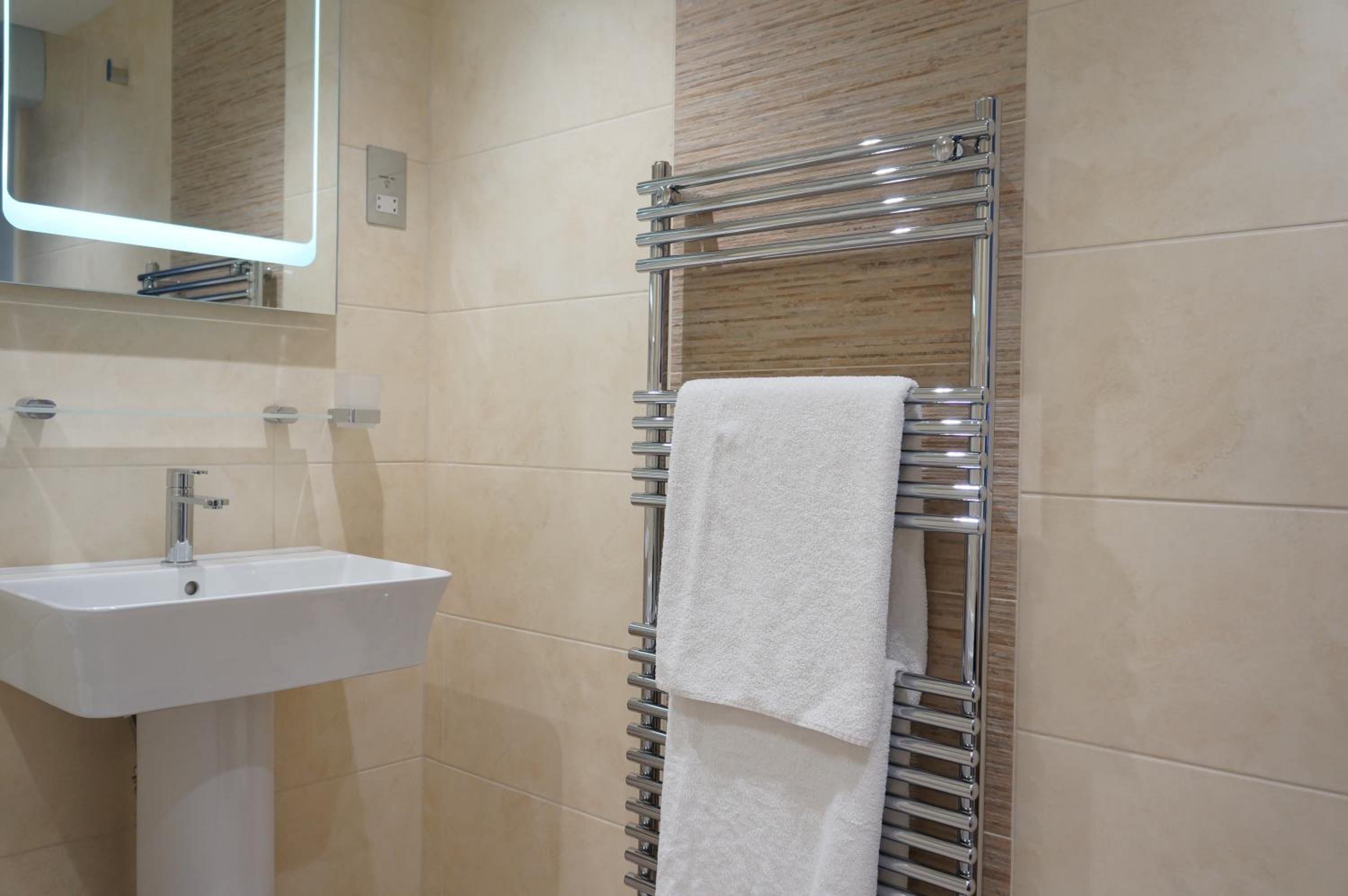 Deluxe Double Room - Photo 15