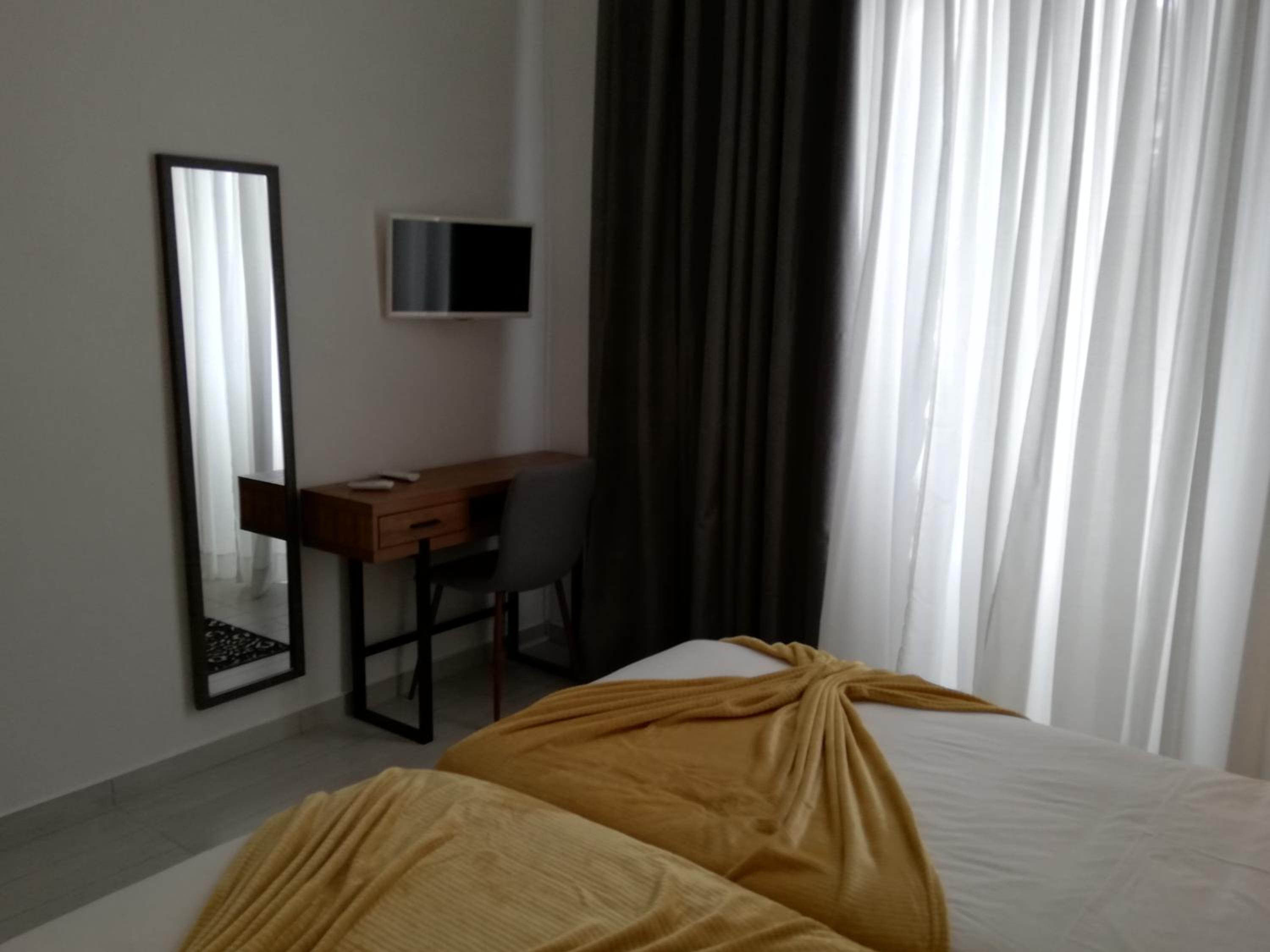 Suite - Photo 7