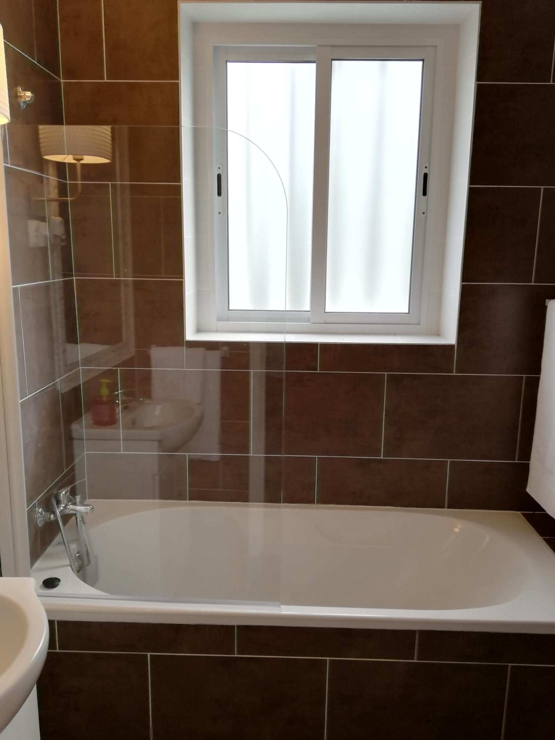 Suite - Photo 3