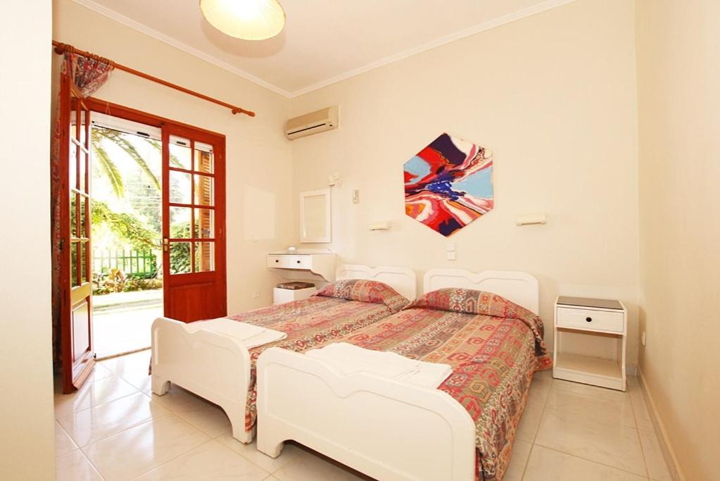 Villa photo 3