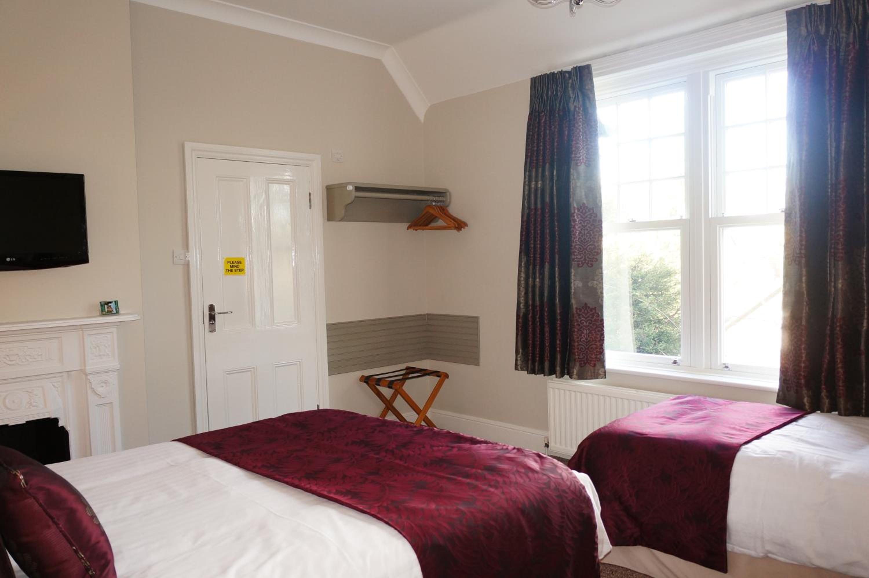 Deluxe Double Room - Photo 9