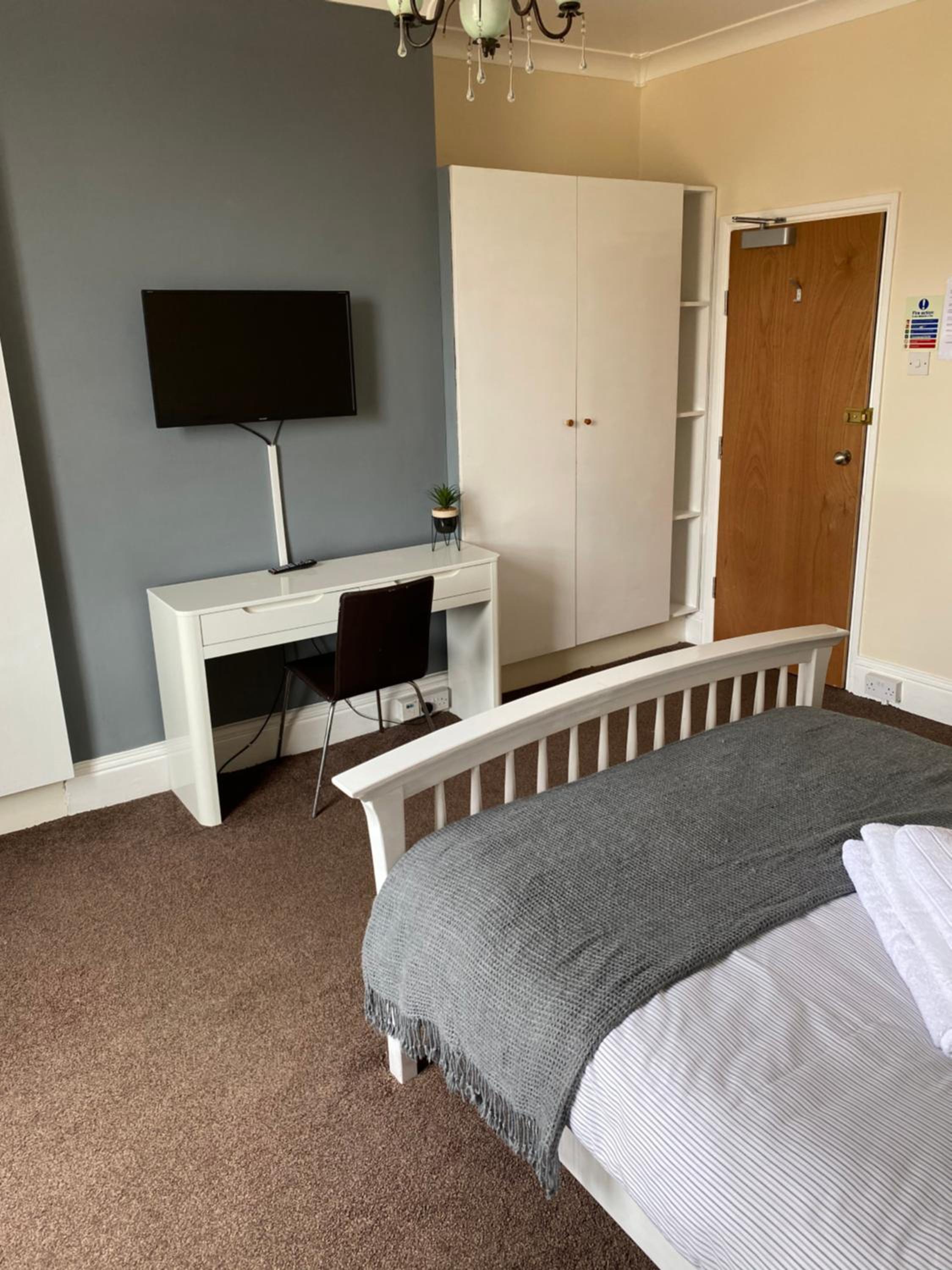 Double Room - Photo 4