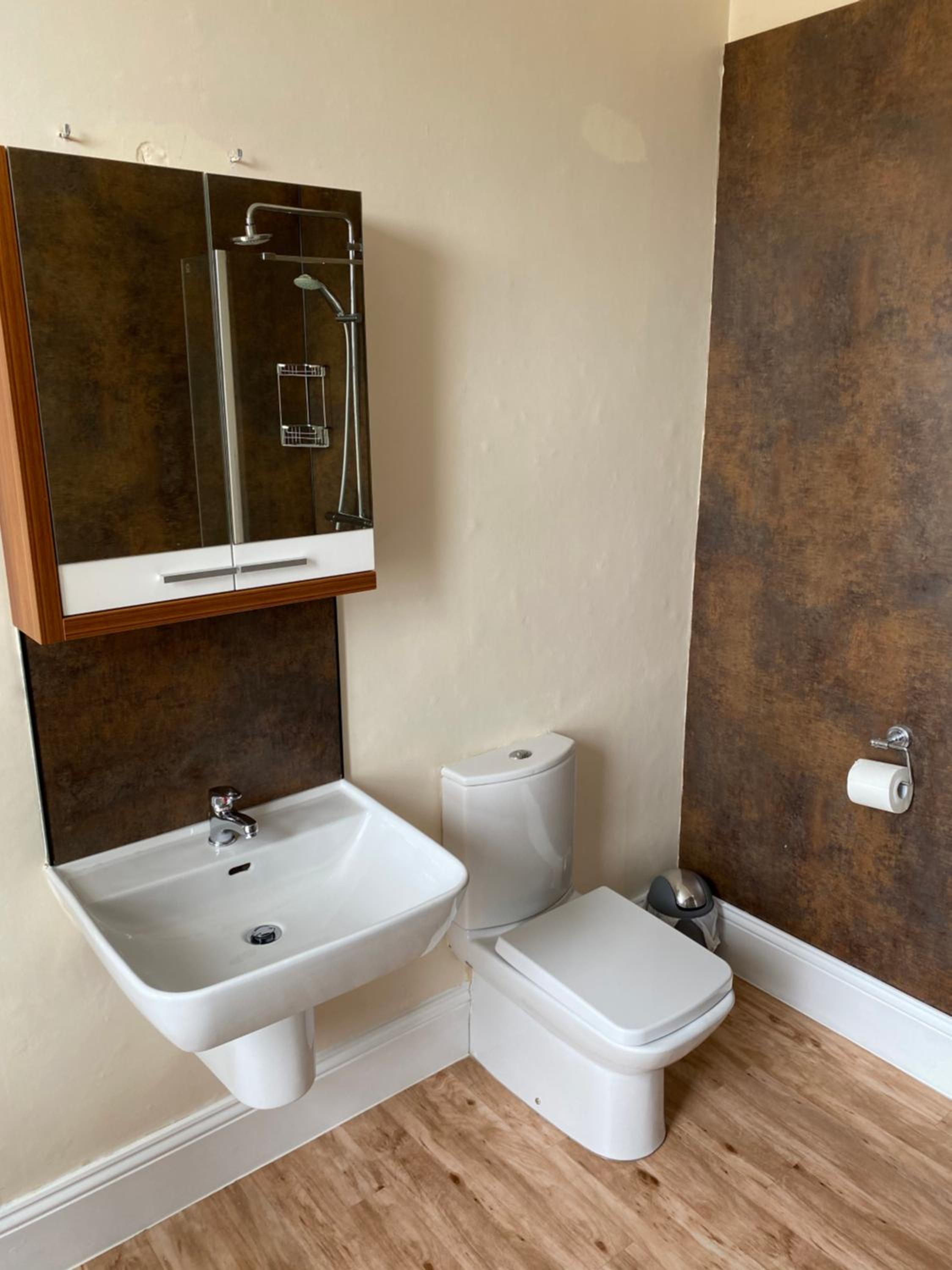 Double Room - Photo 6