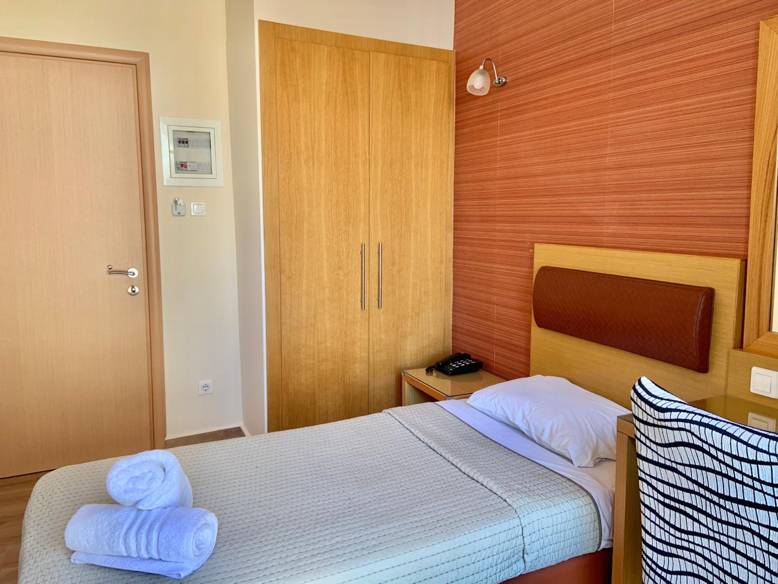 Single Room photo 2