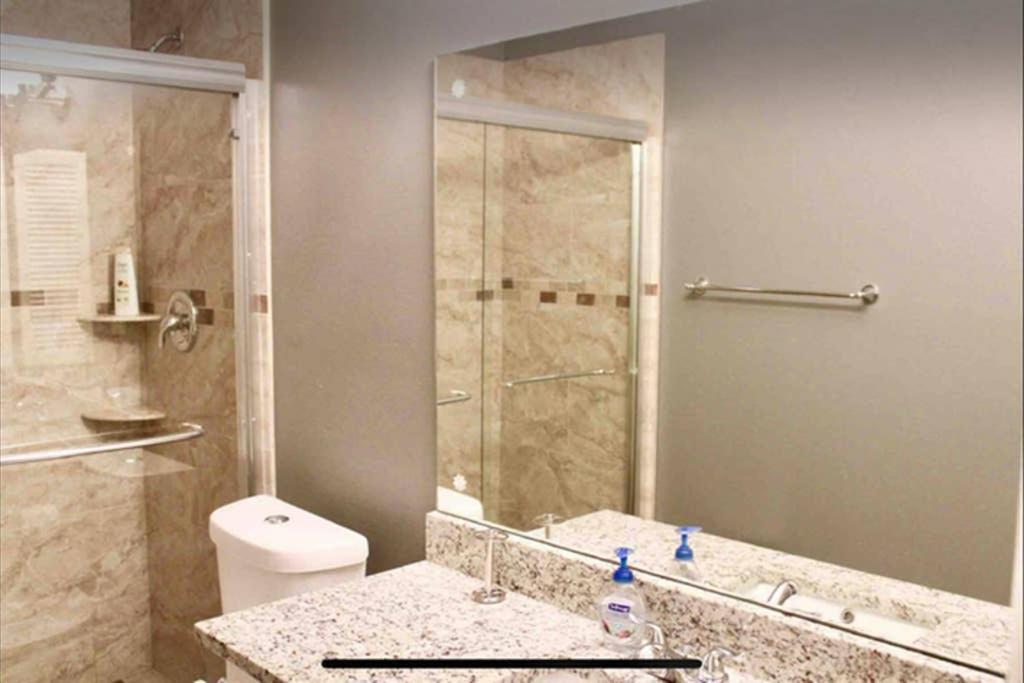 Five-Bedroom House - Photo 50