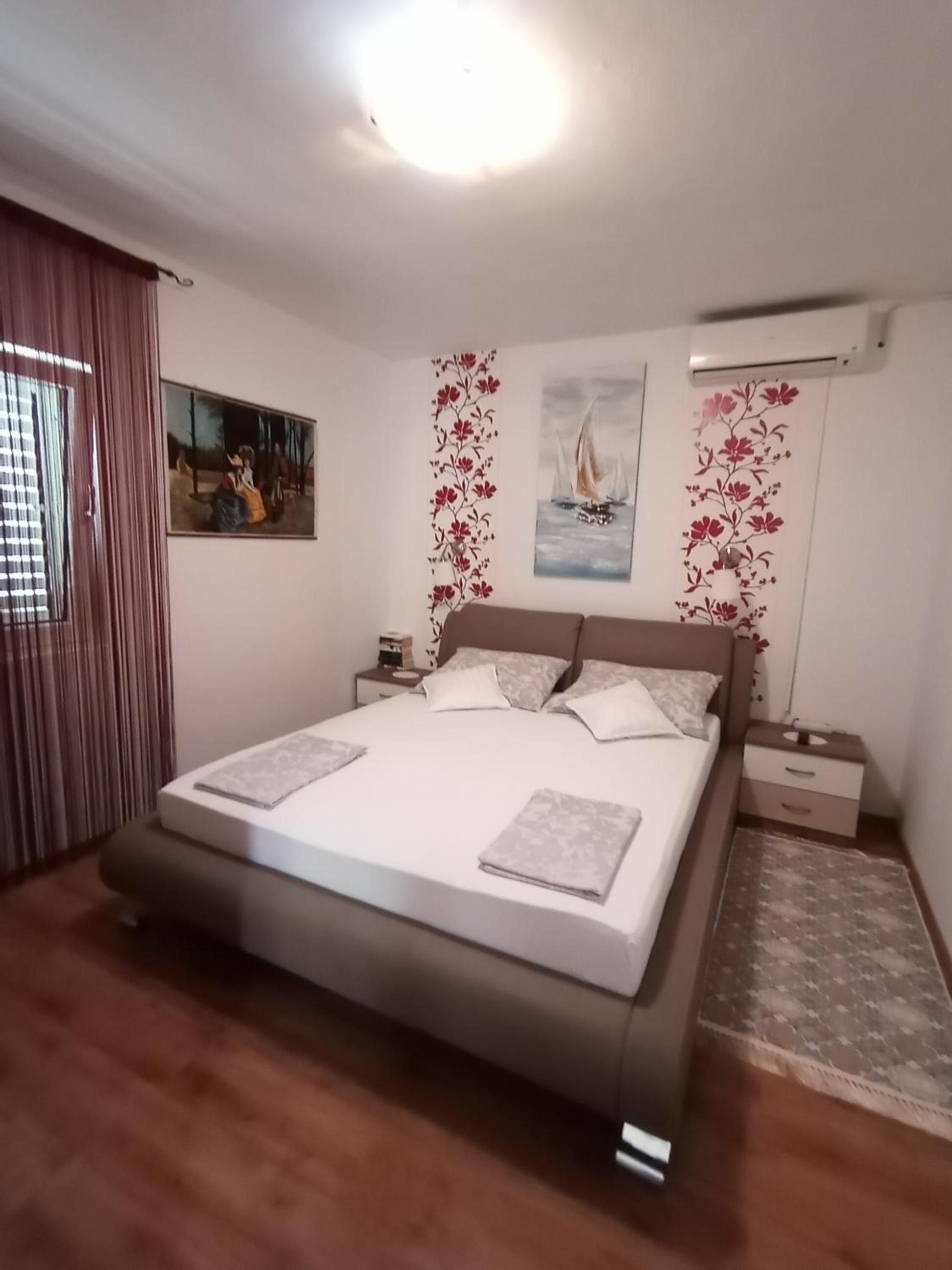 One-Bedroom Apartment with Balcony