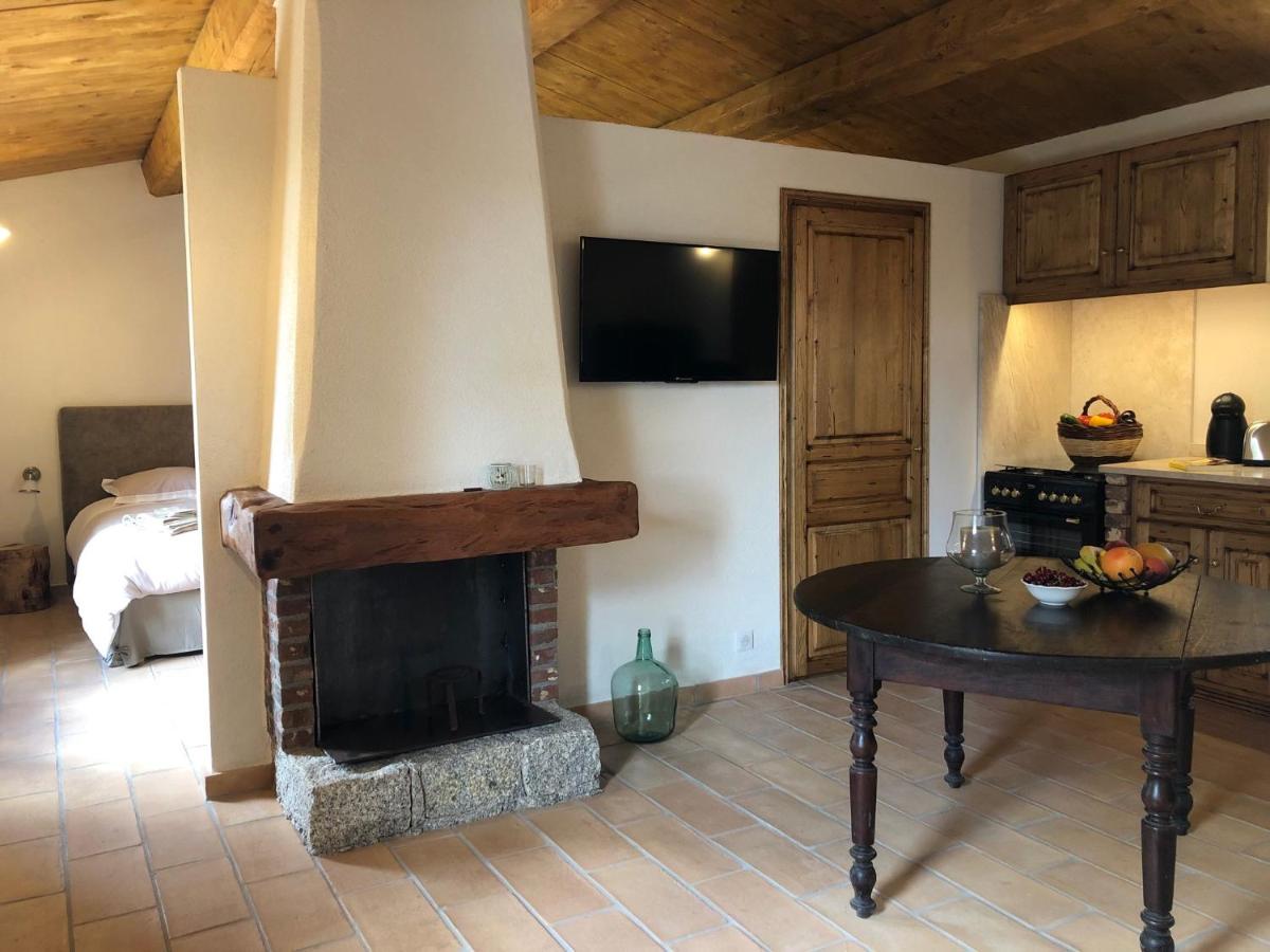 One-Bedroom House photo 3