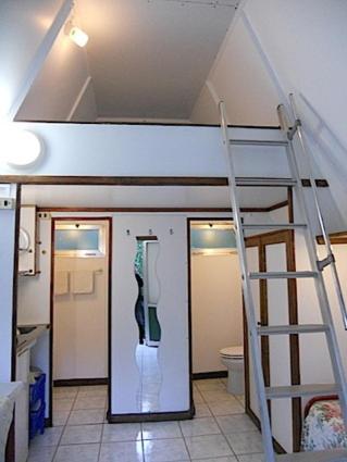 Bungalow - Split Level photo 1