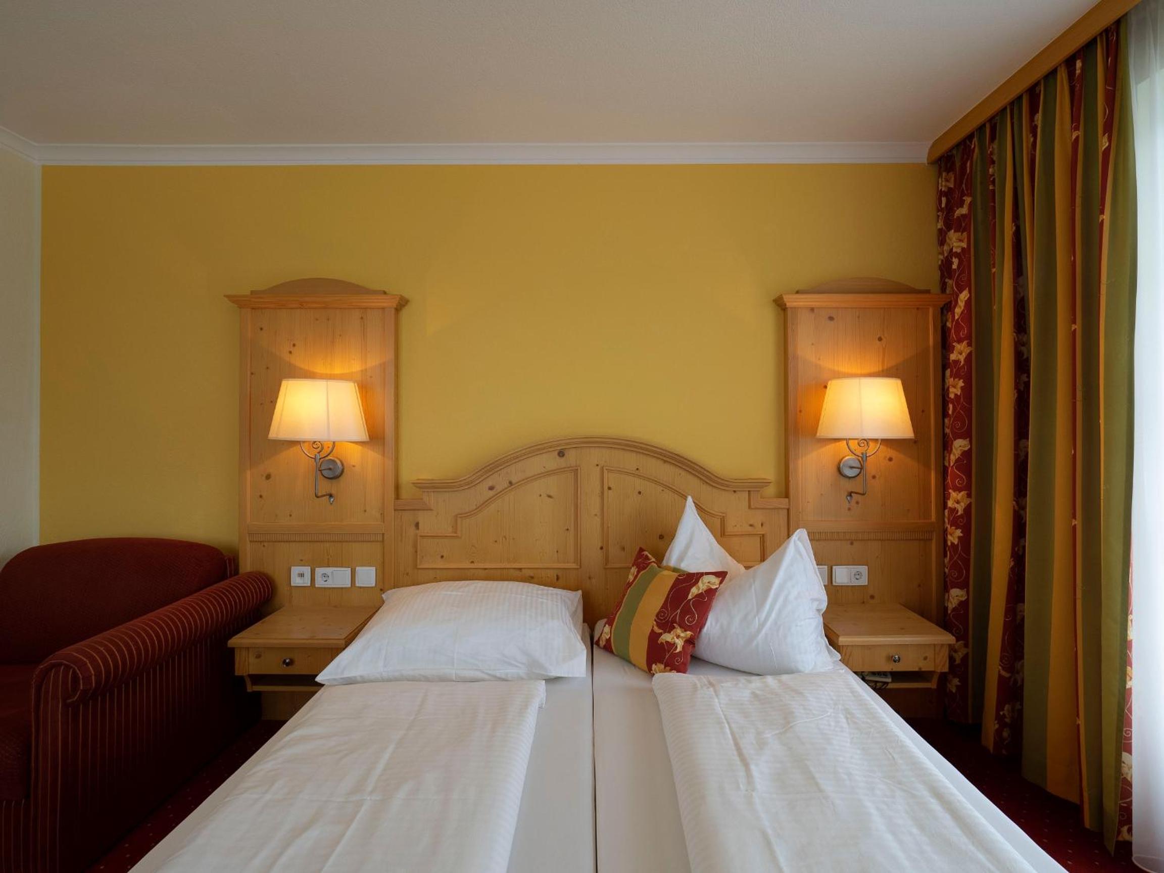 Double Room with Balcony - Photo 1
