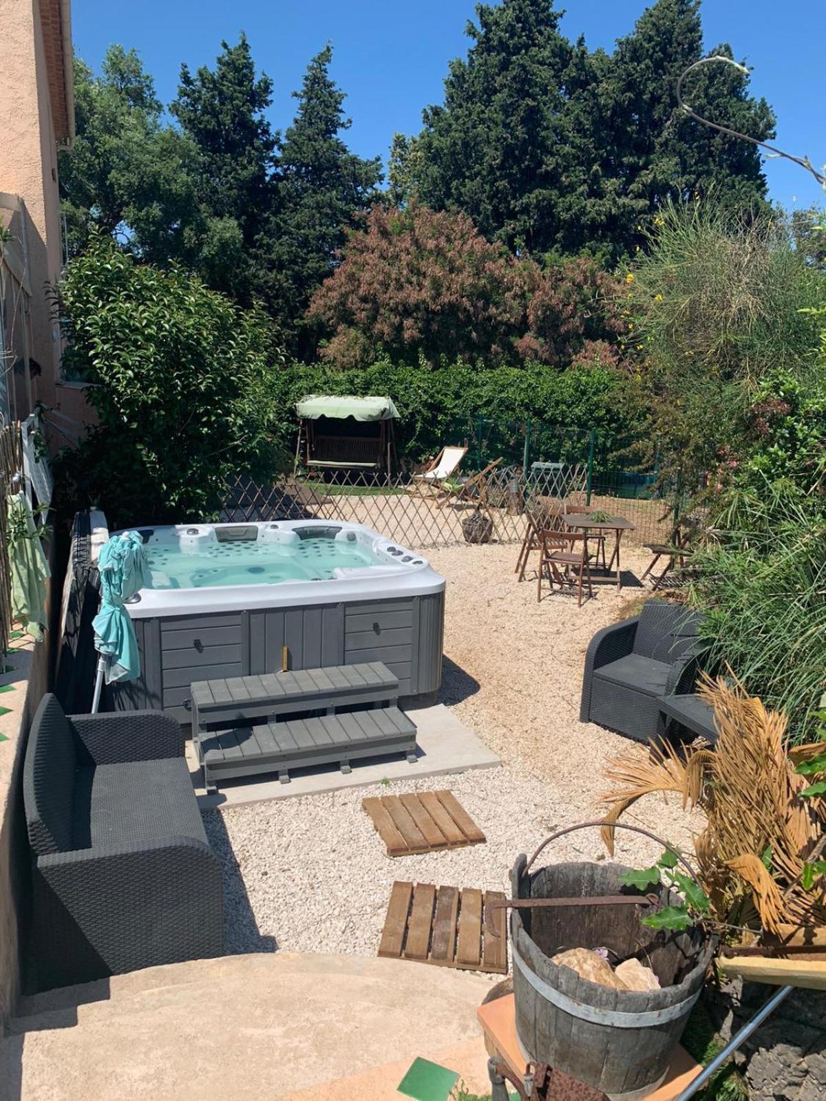 Double or Twin Room with Garden View photo 2