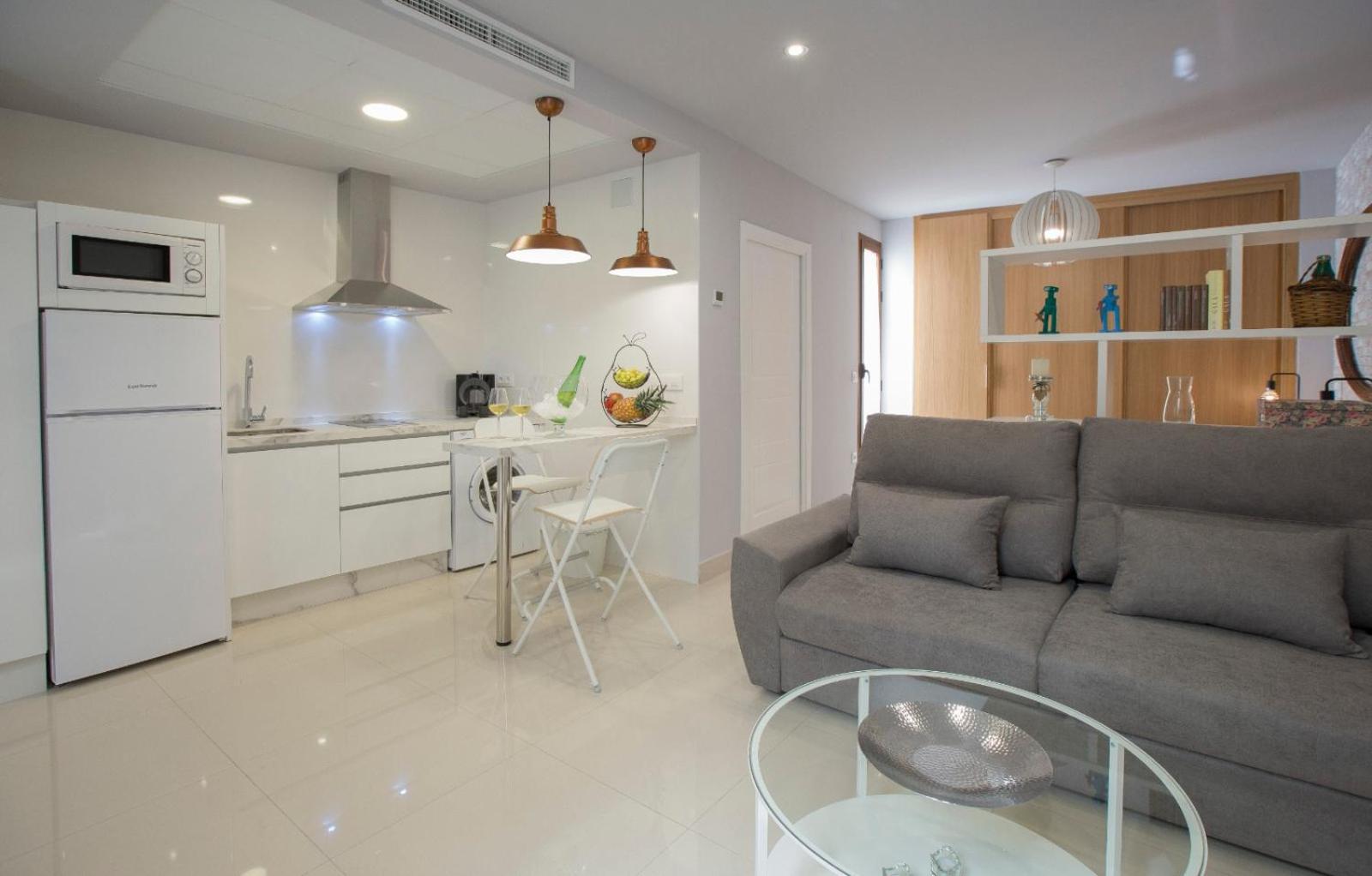Studio Apartment - Photo 13