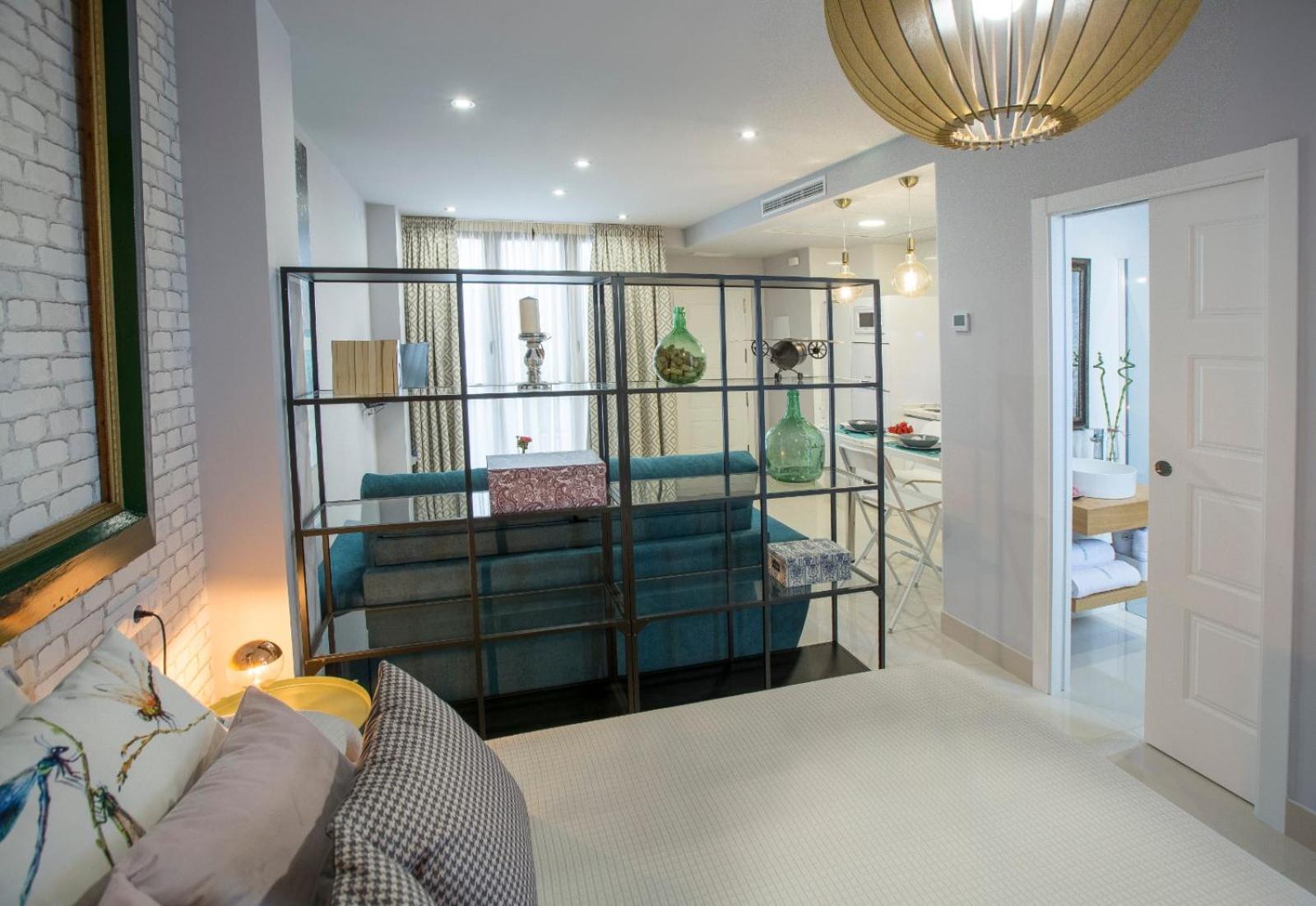 Studio Apartment - Photo 22