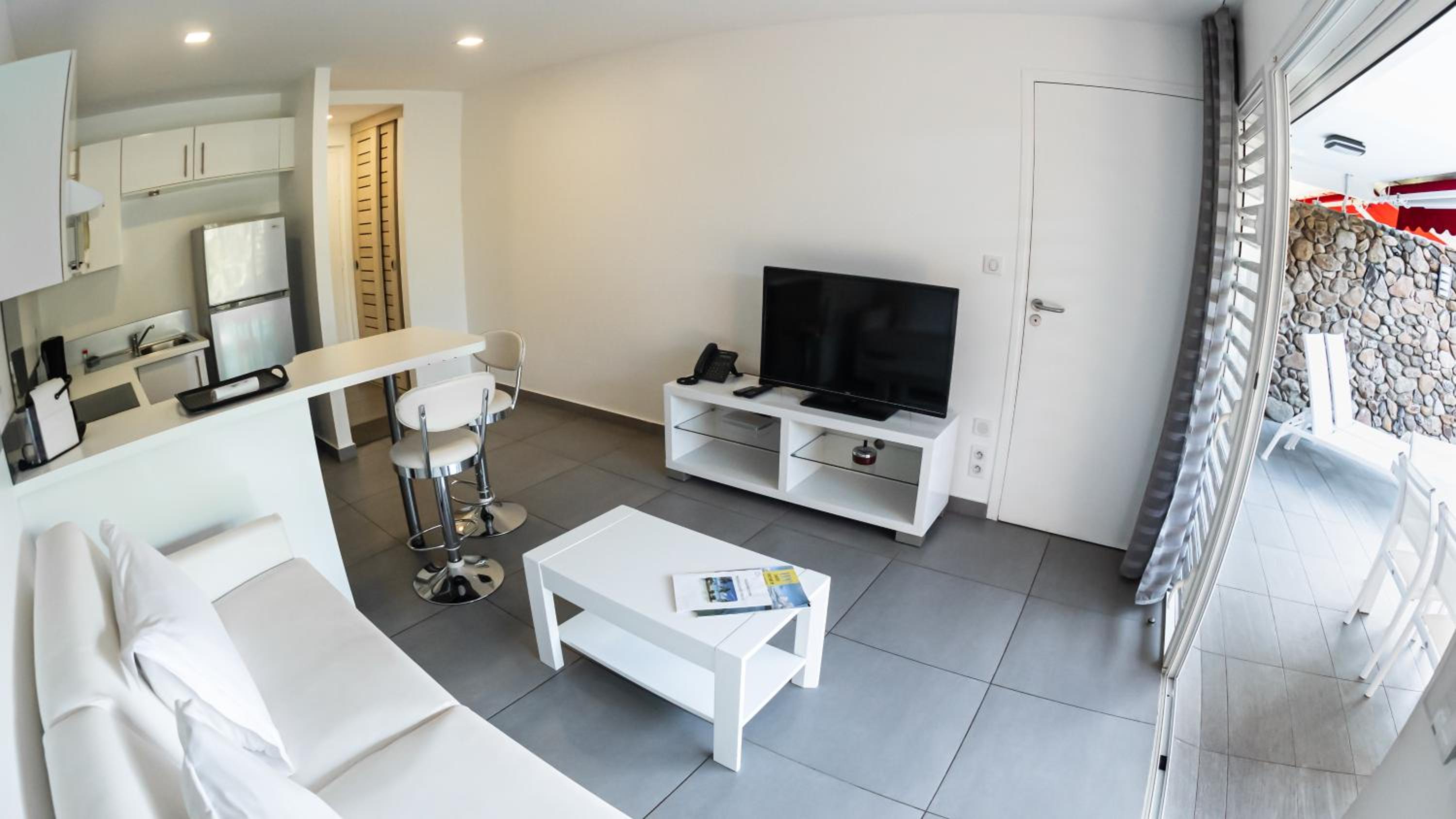 Two-Bedroom Garden Suite photo 2