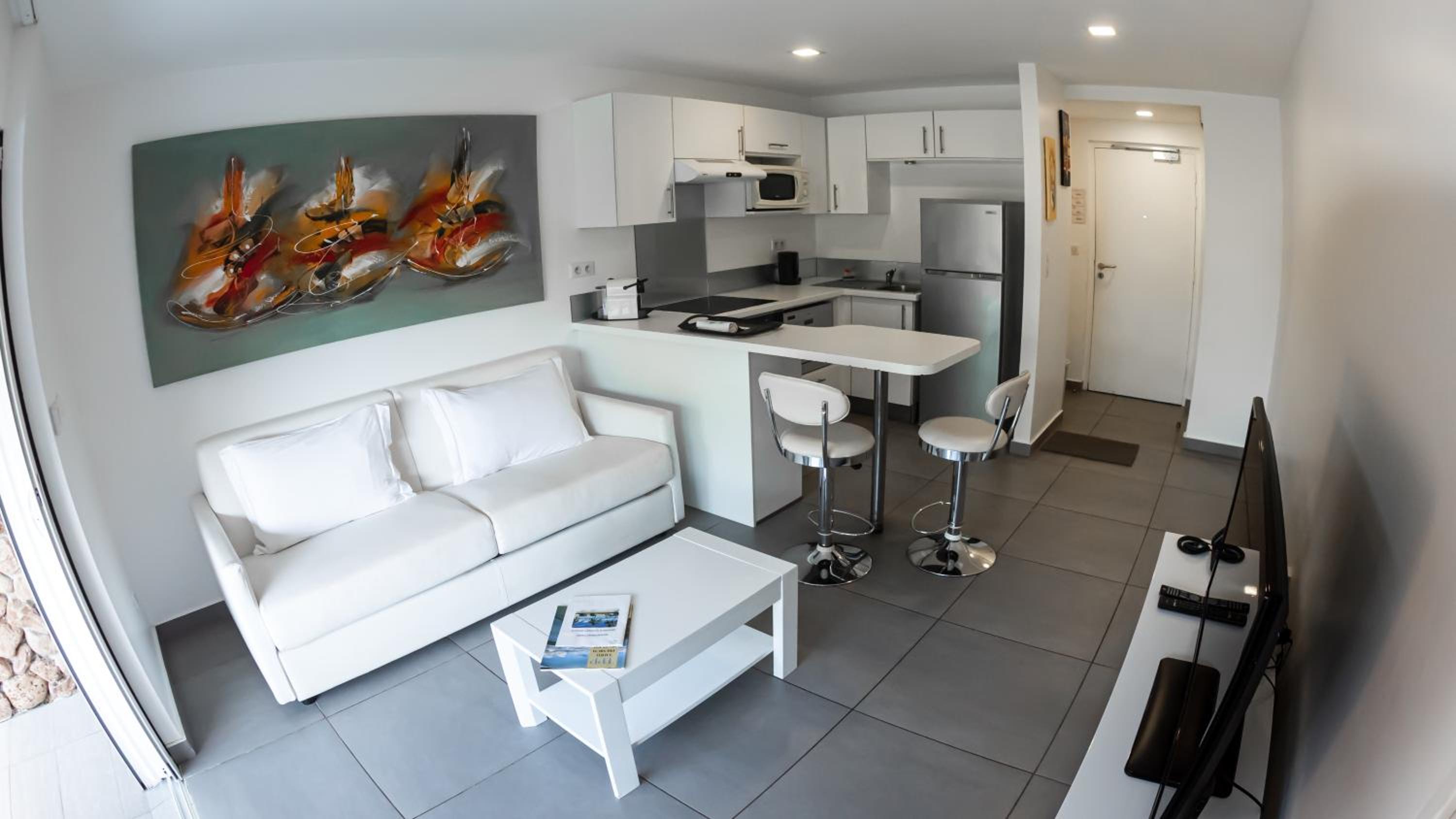 Two-Bedroom Garden Suite photo 1