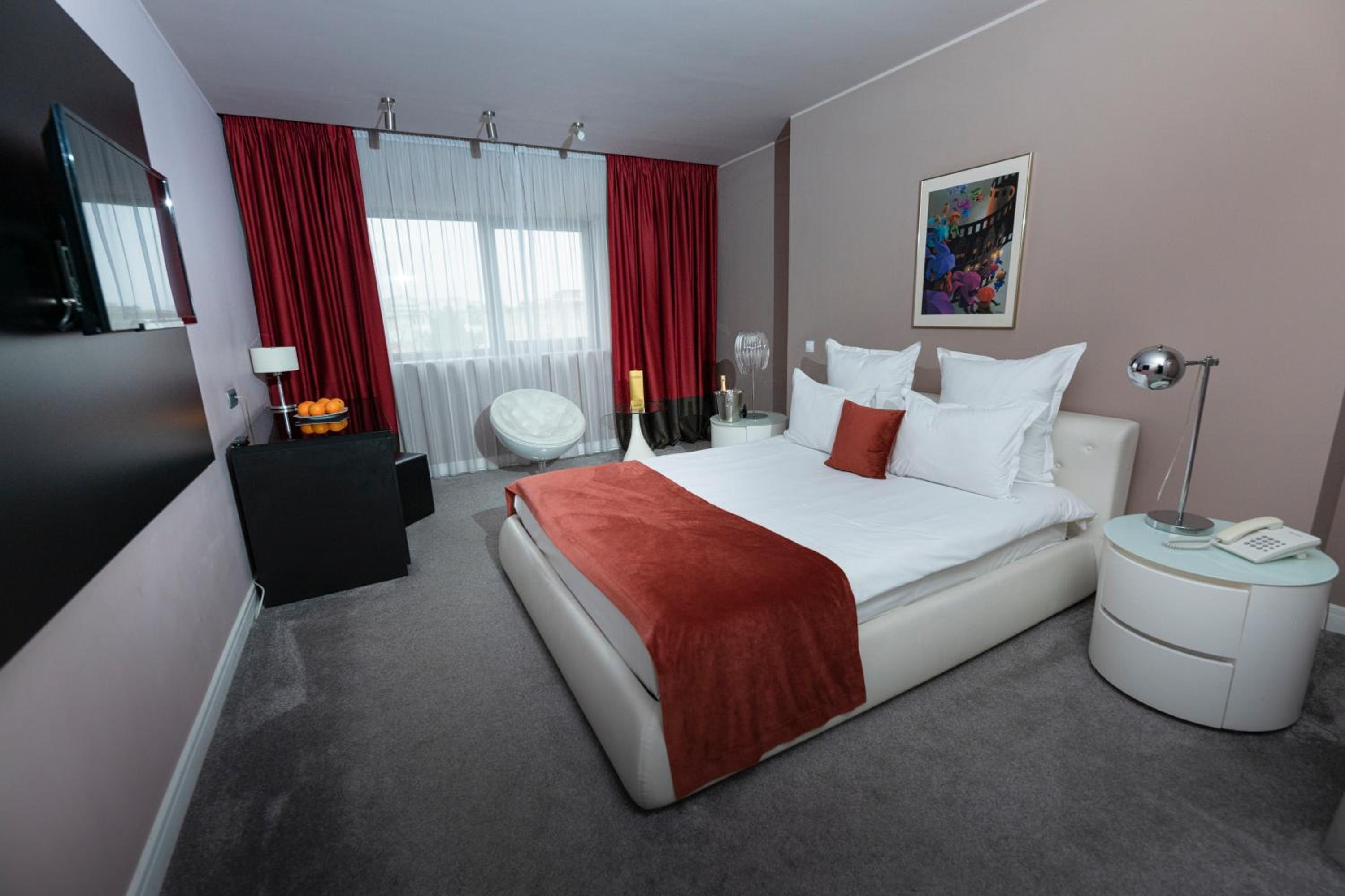Double Room - Photo 6
