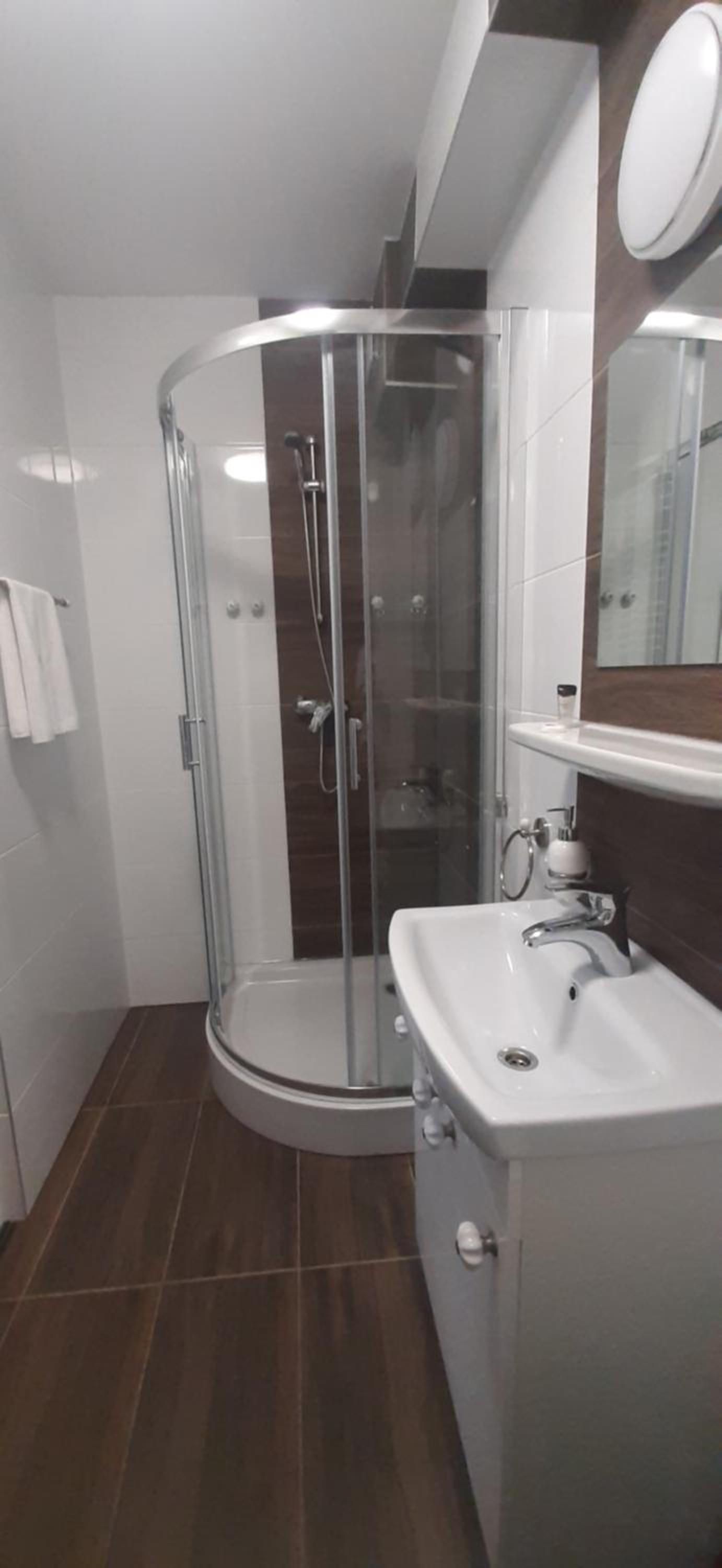 Deluxe Room - Photo 10