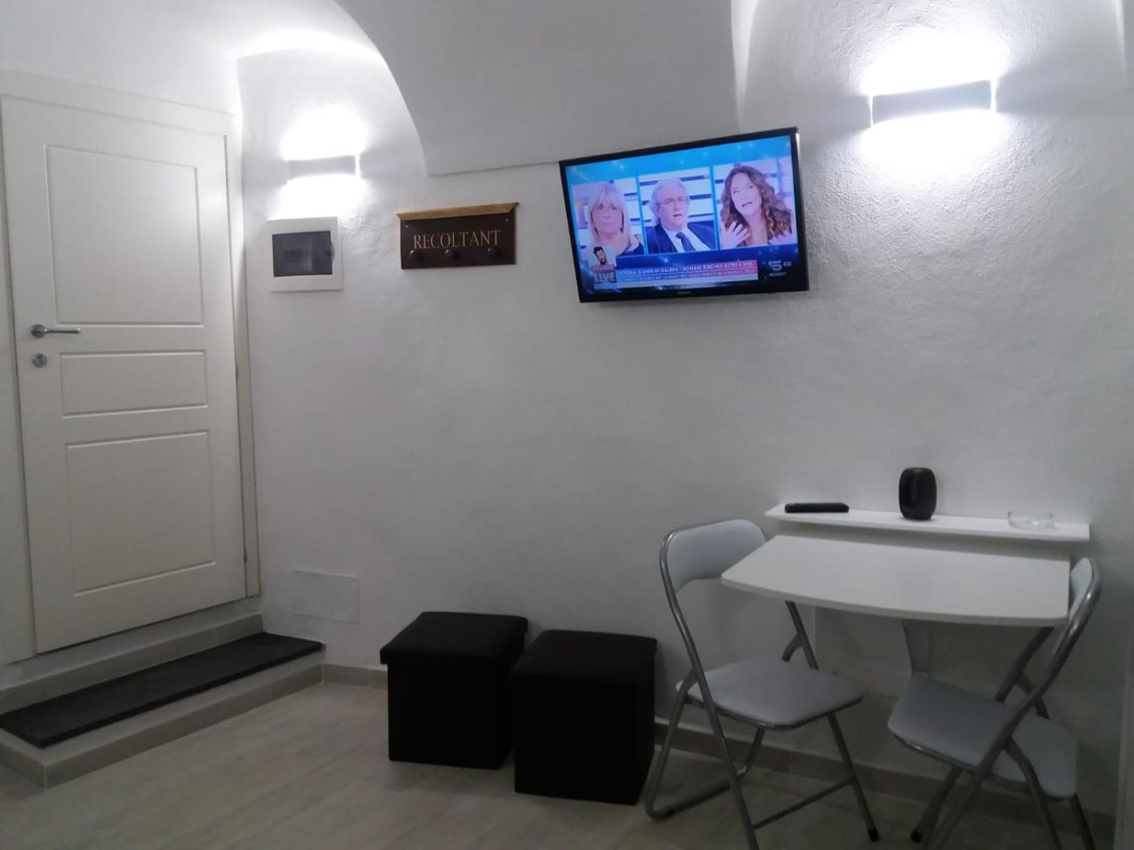 One-Bedroom Apartment - Photo 23