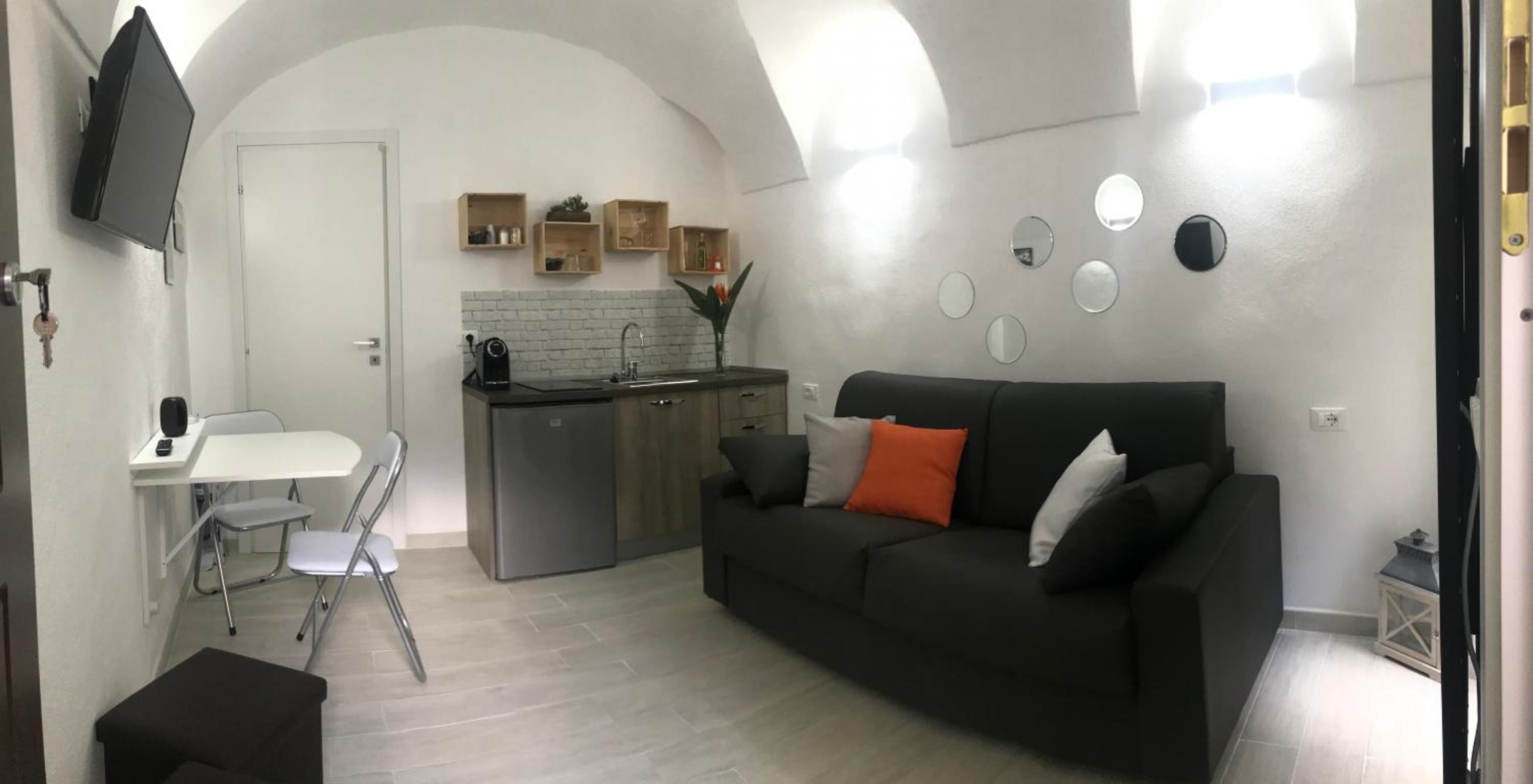 One-Bedroom Apartment - Photo 22