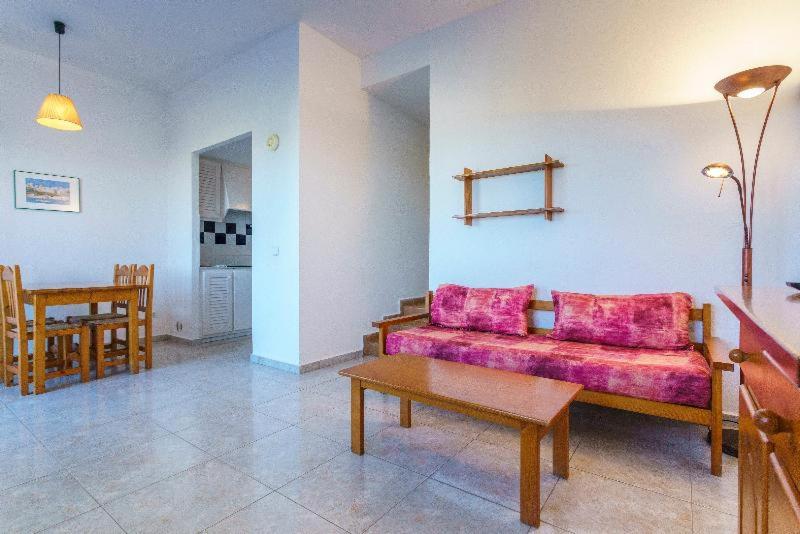 Habitación #407842320