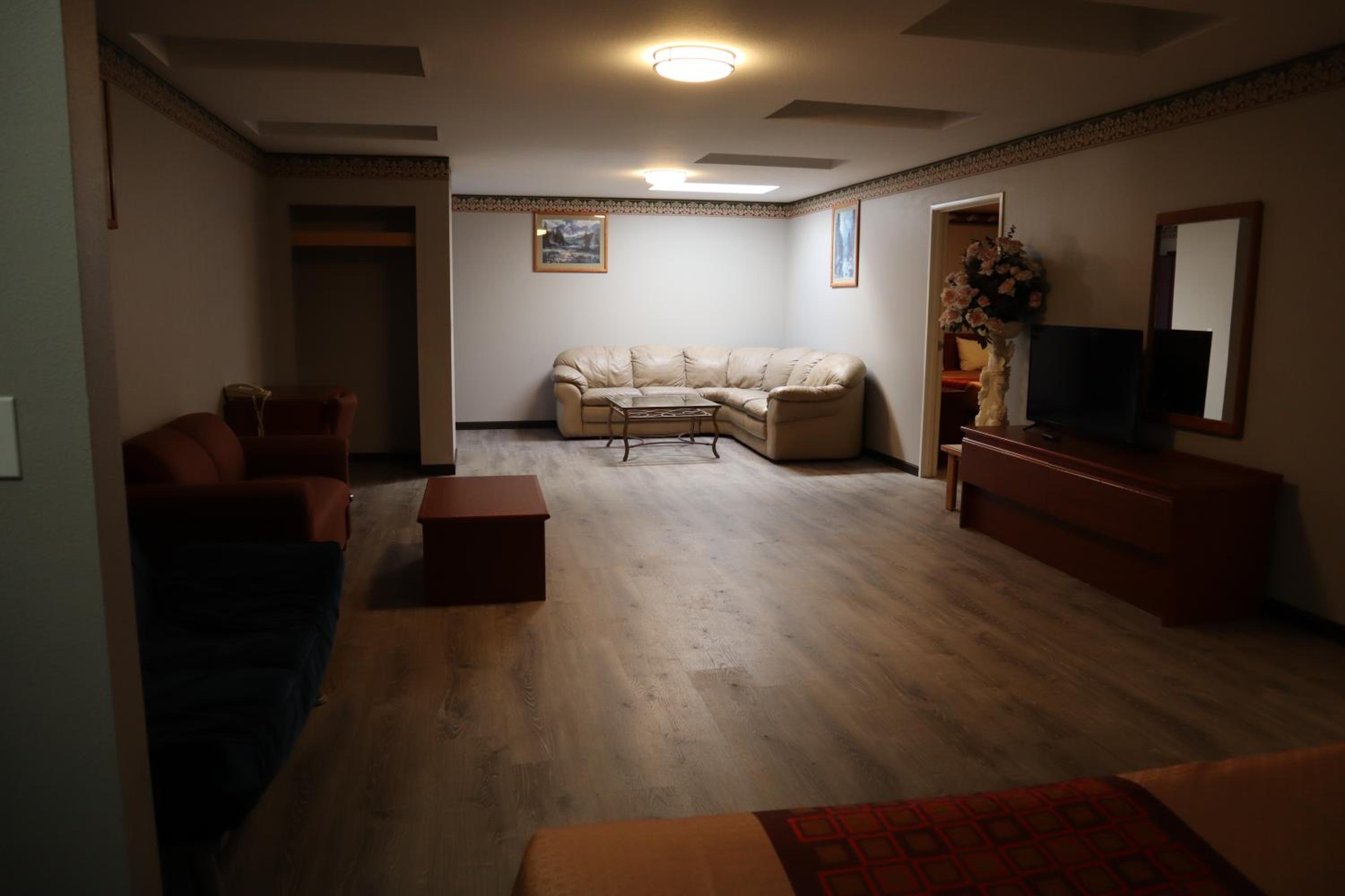 Three-Bedroom Suite photo 1