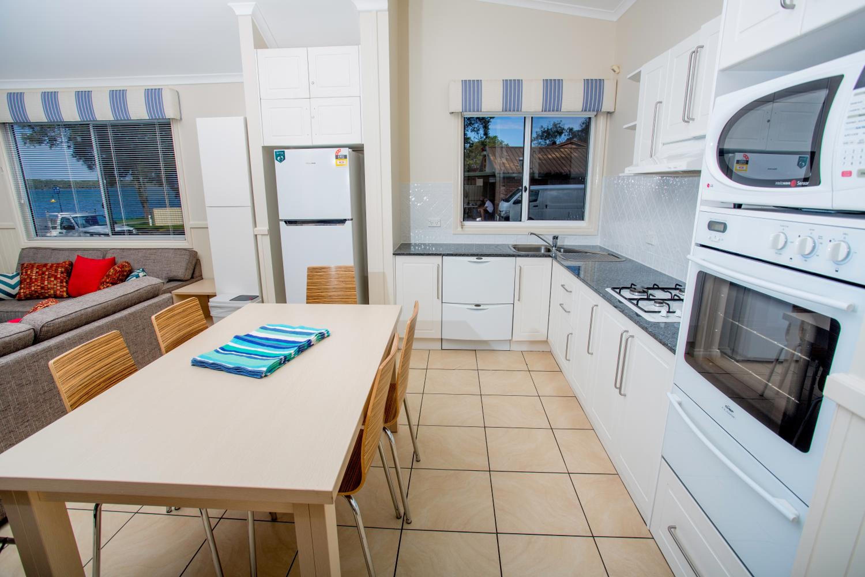 Two-Bedroom Villa (Not pet friendly) photo 3