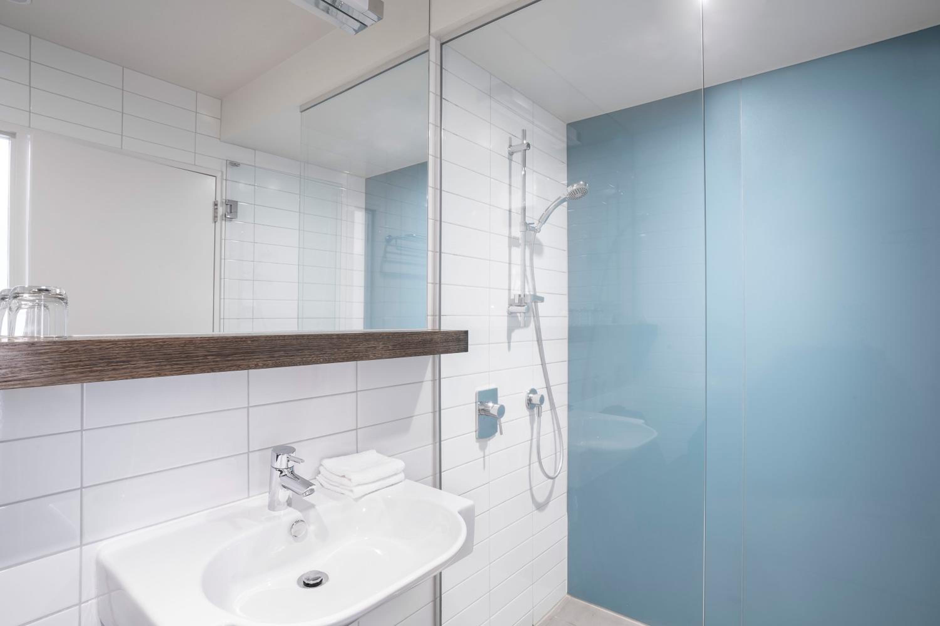 Deluxe Double Or Twin Room With Lake View