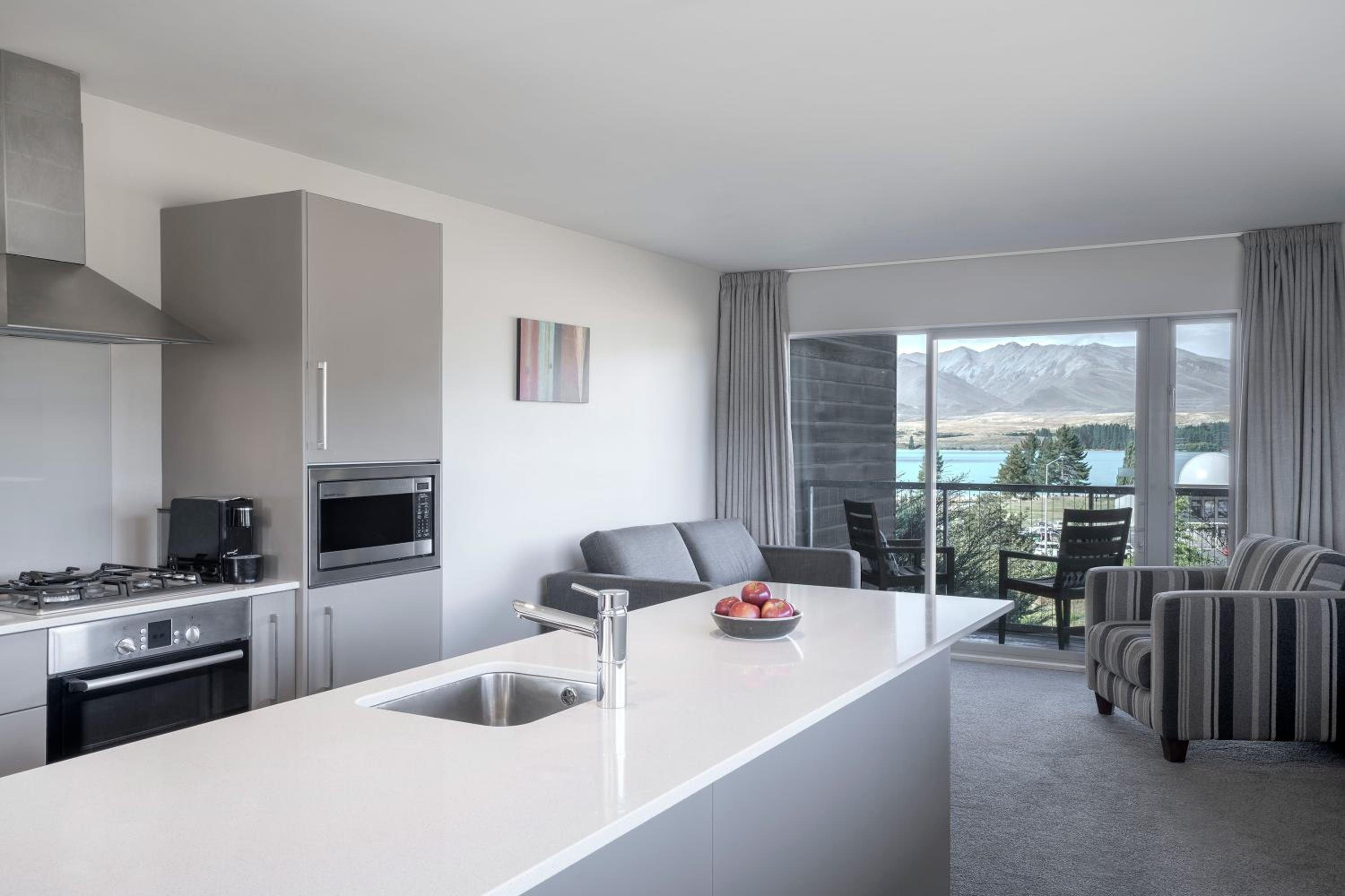 One-Bedroom Suite With Lake View