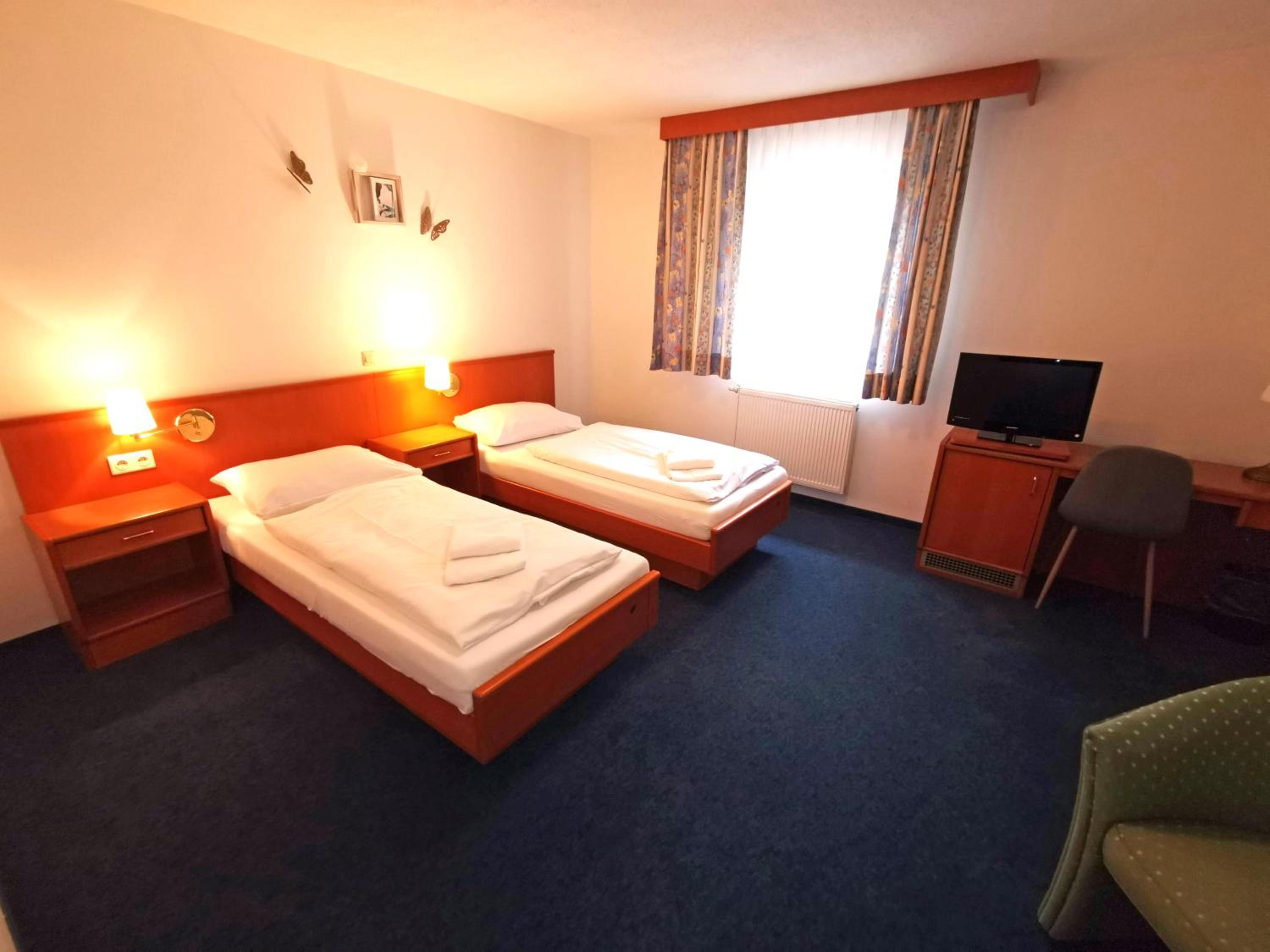 Double Room with Private Bathroom photo 3