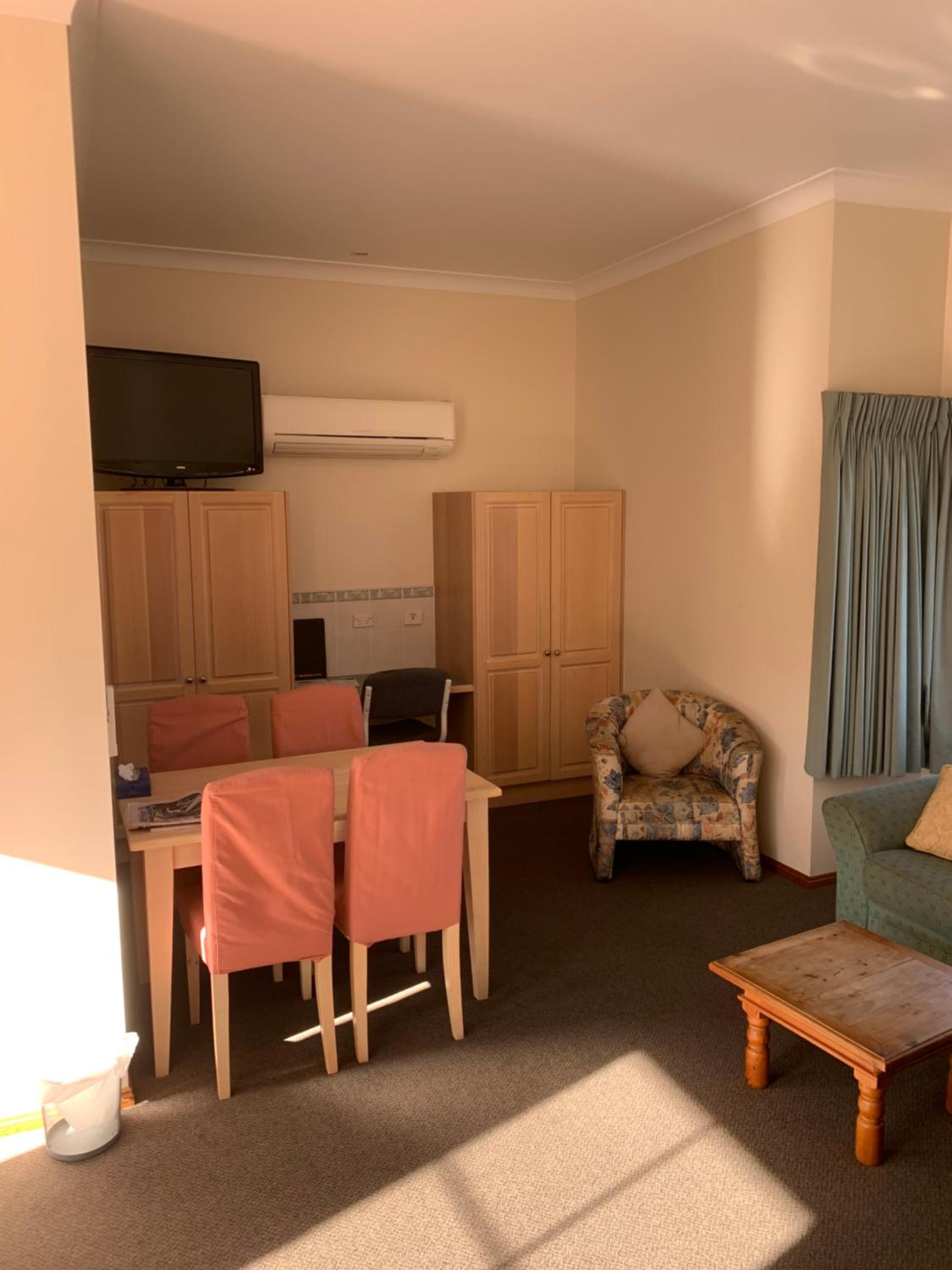 Deluxe Family Suite photo 2