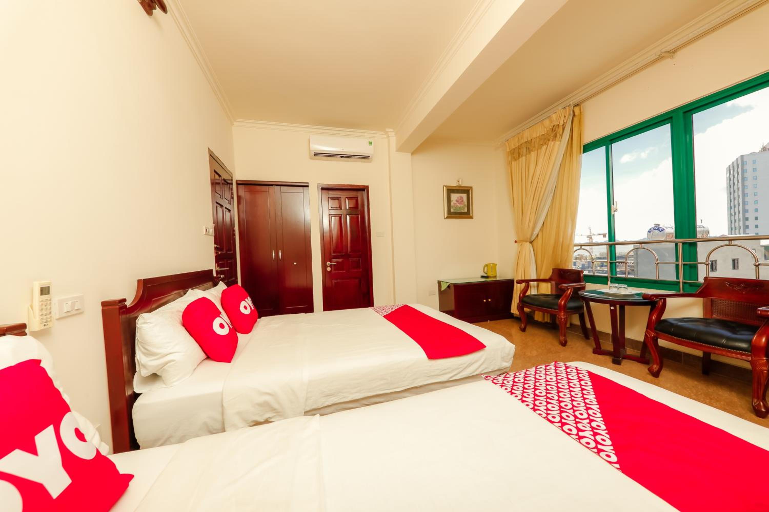 Deluxe Family Room - Photo 12