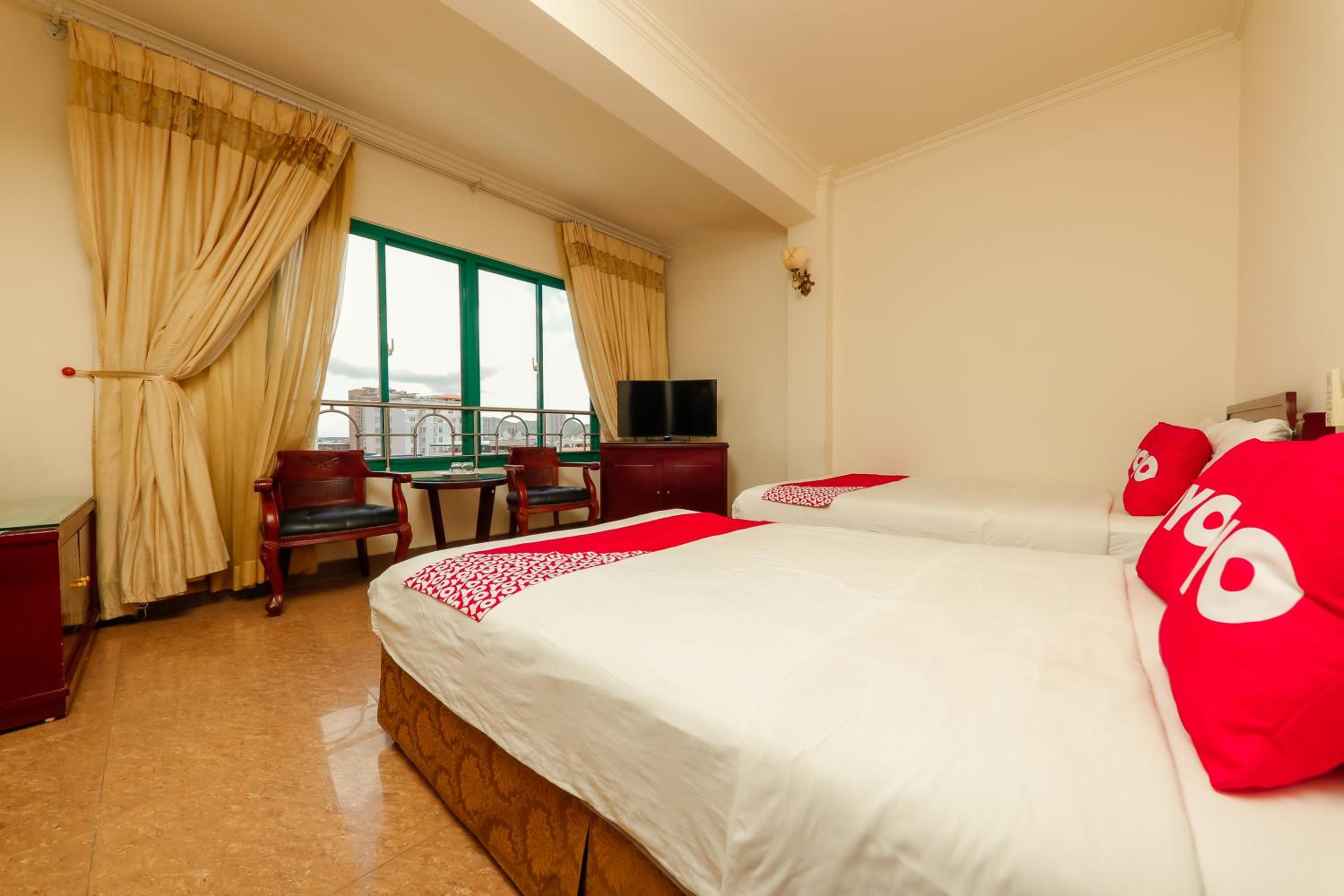 Deluxe Family Room - Photo 16