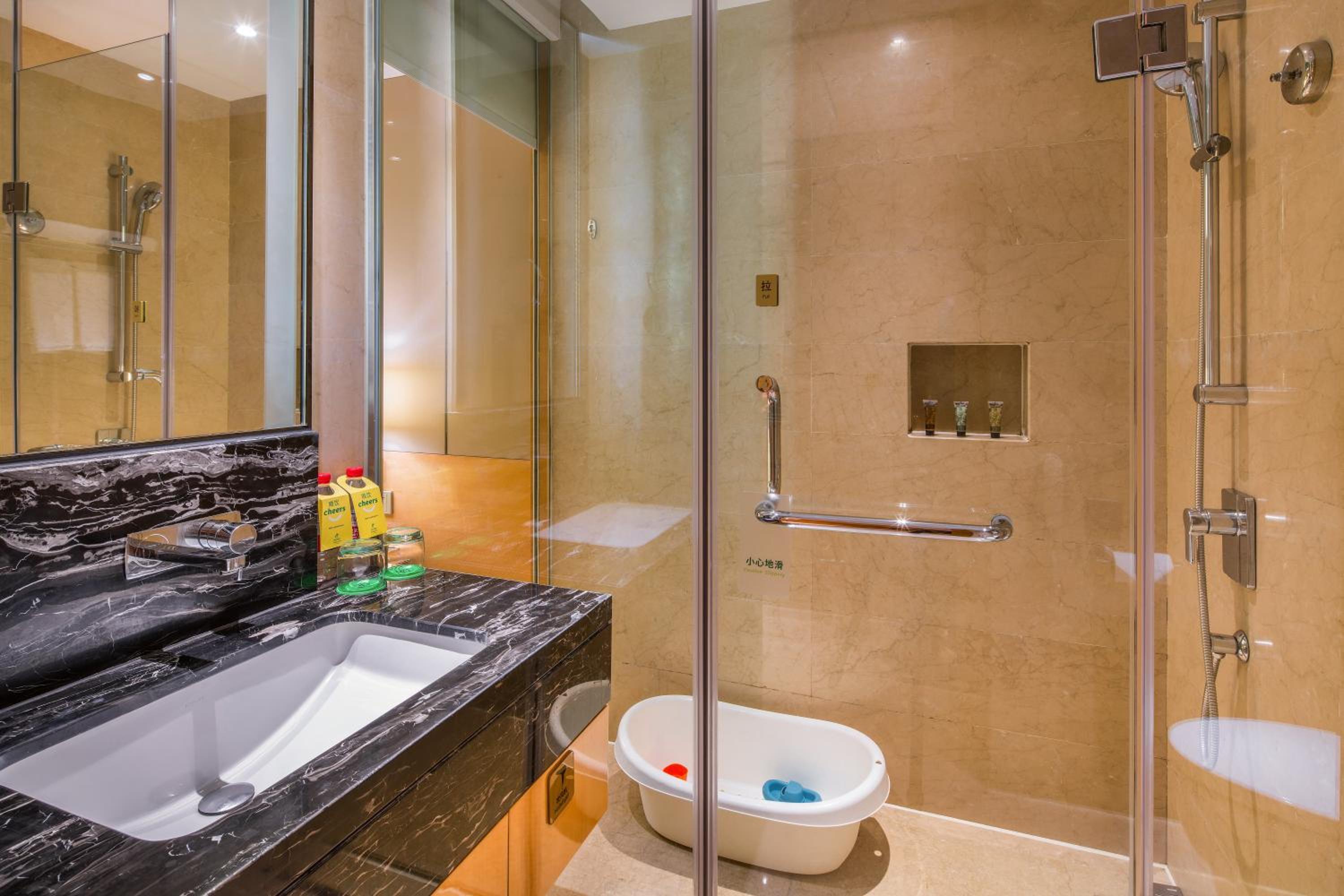 Standard Twin Room - Photo 3