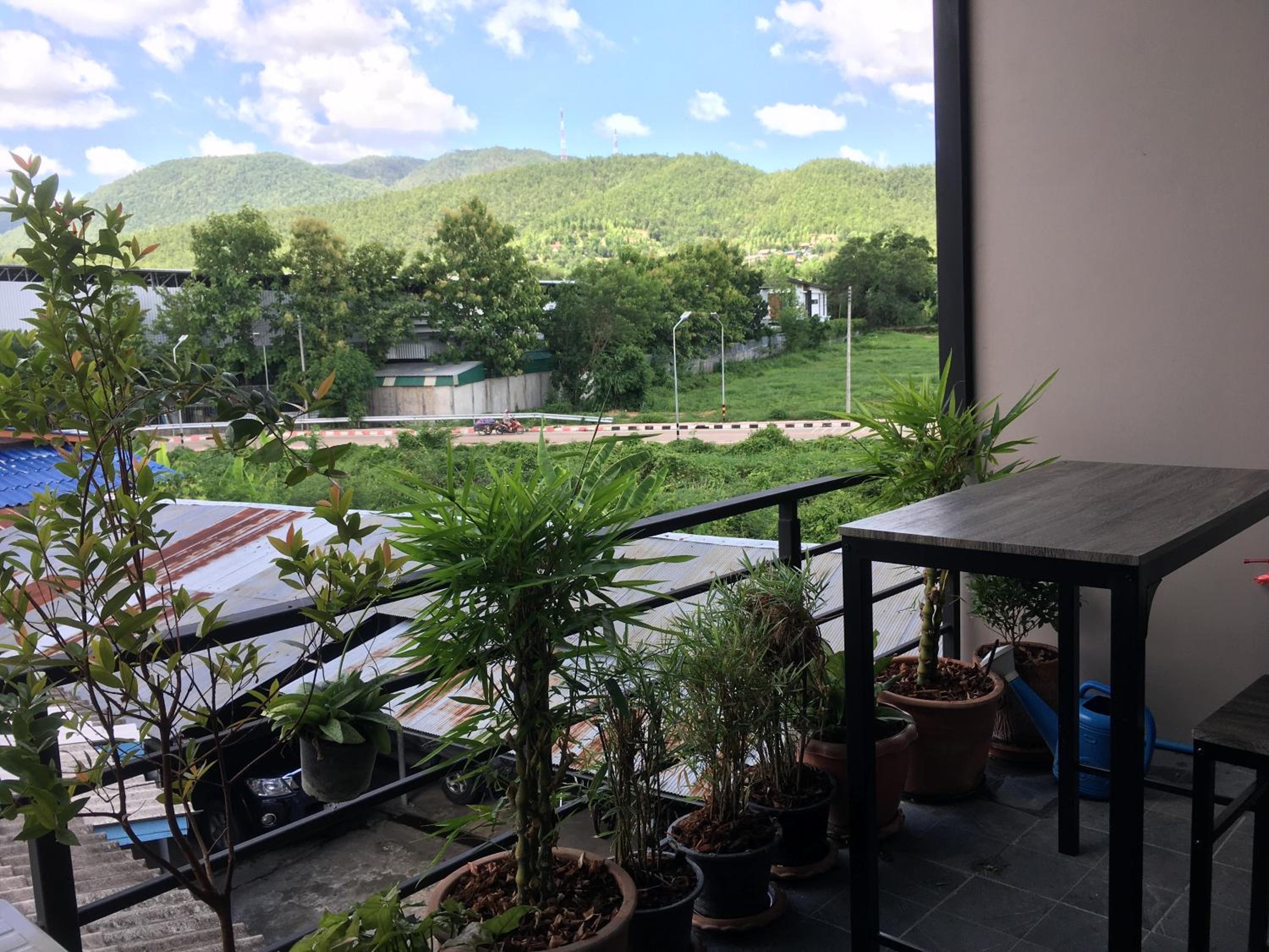 Standard Twin Room with Mountain View - Photo 14