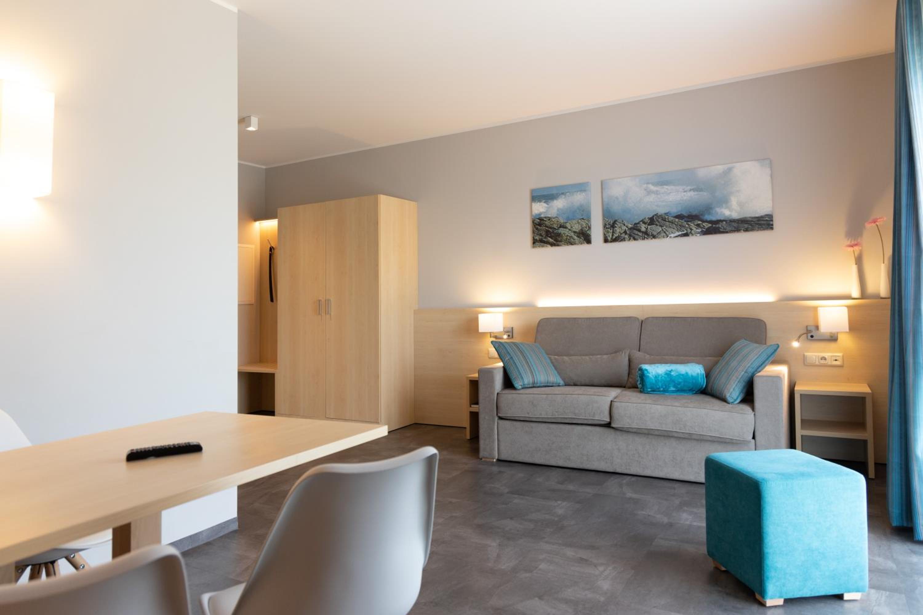 One-Bedroom Apartment - Photo 4