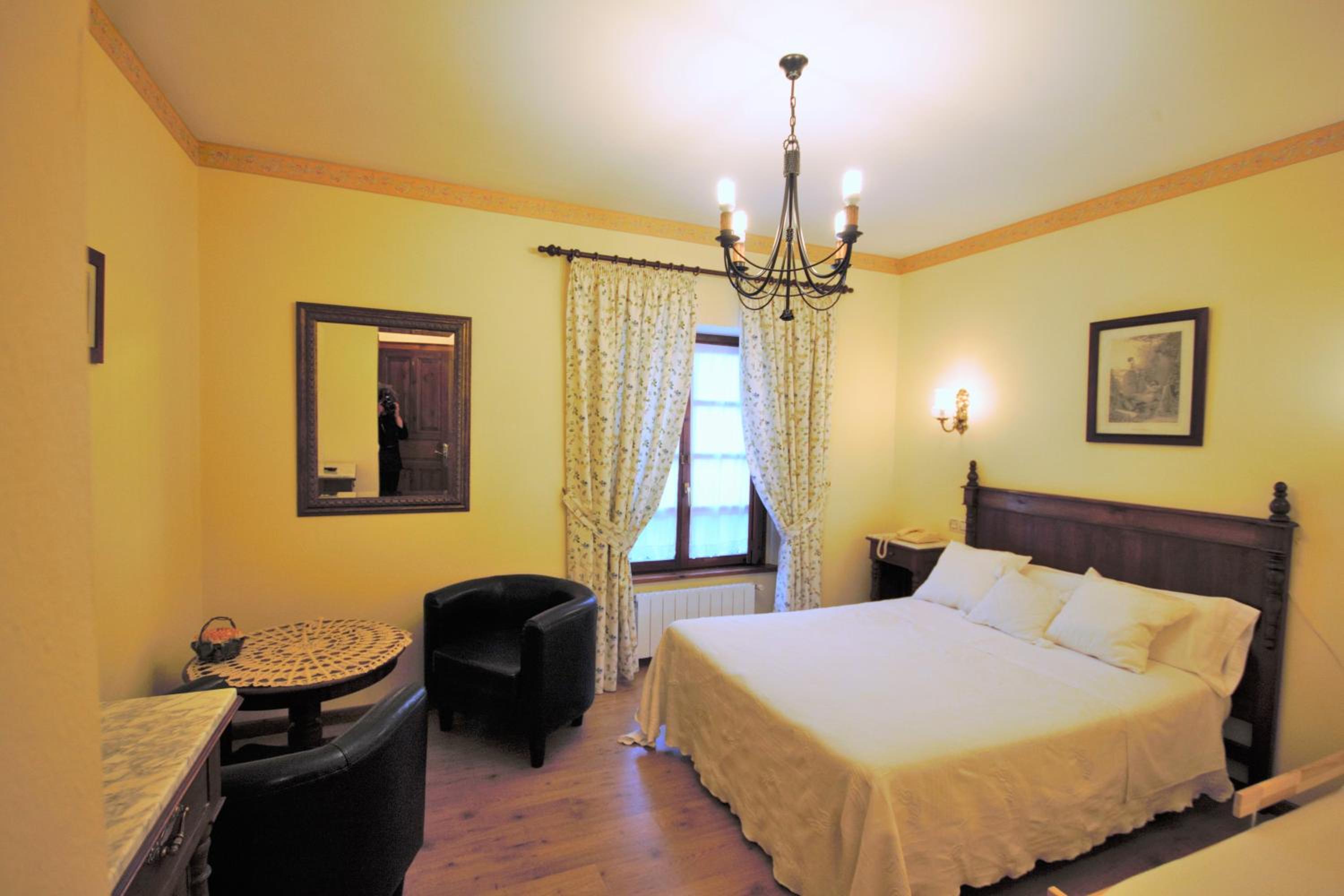 Habitación Doble Estándar o con Dos Camas Individuales.