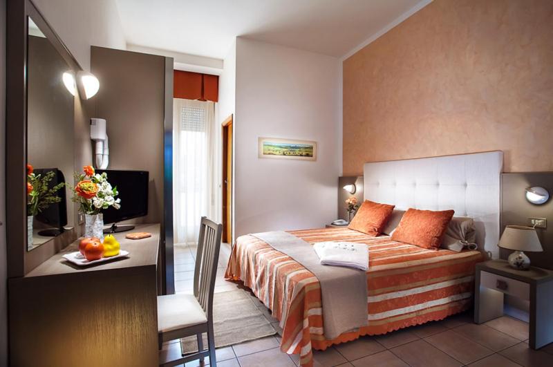 Double Room - Photo 2