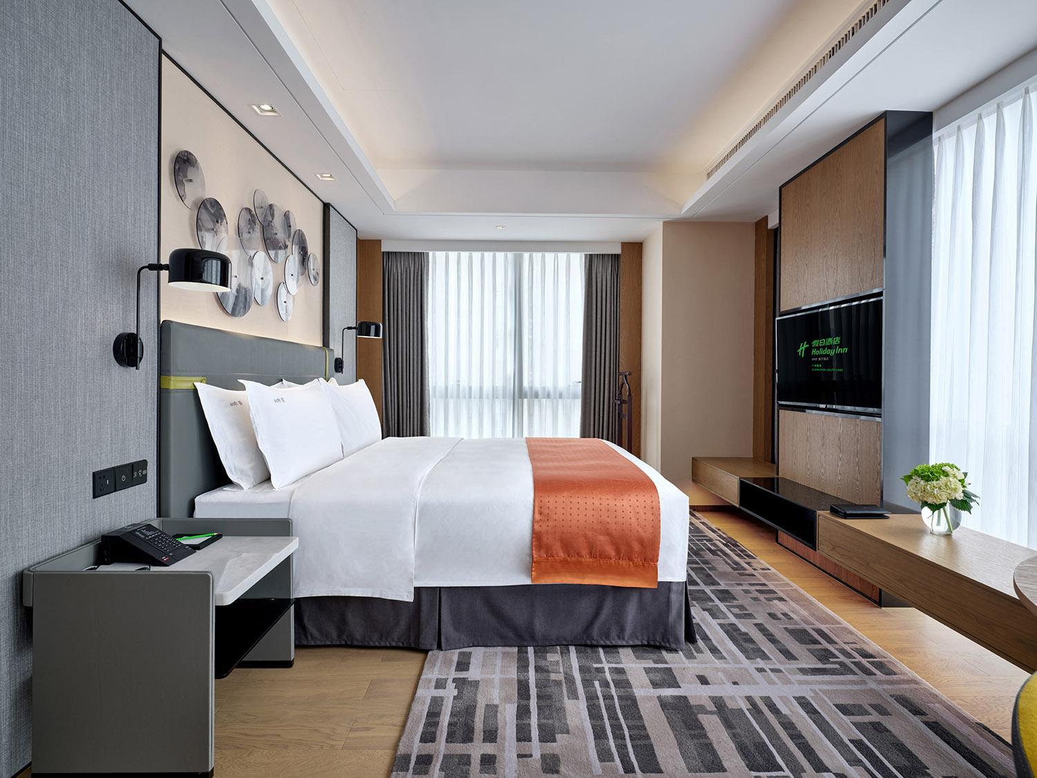 King Suite - Photo 1