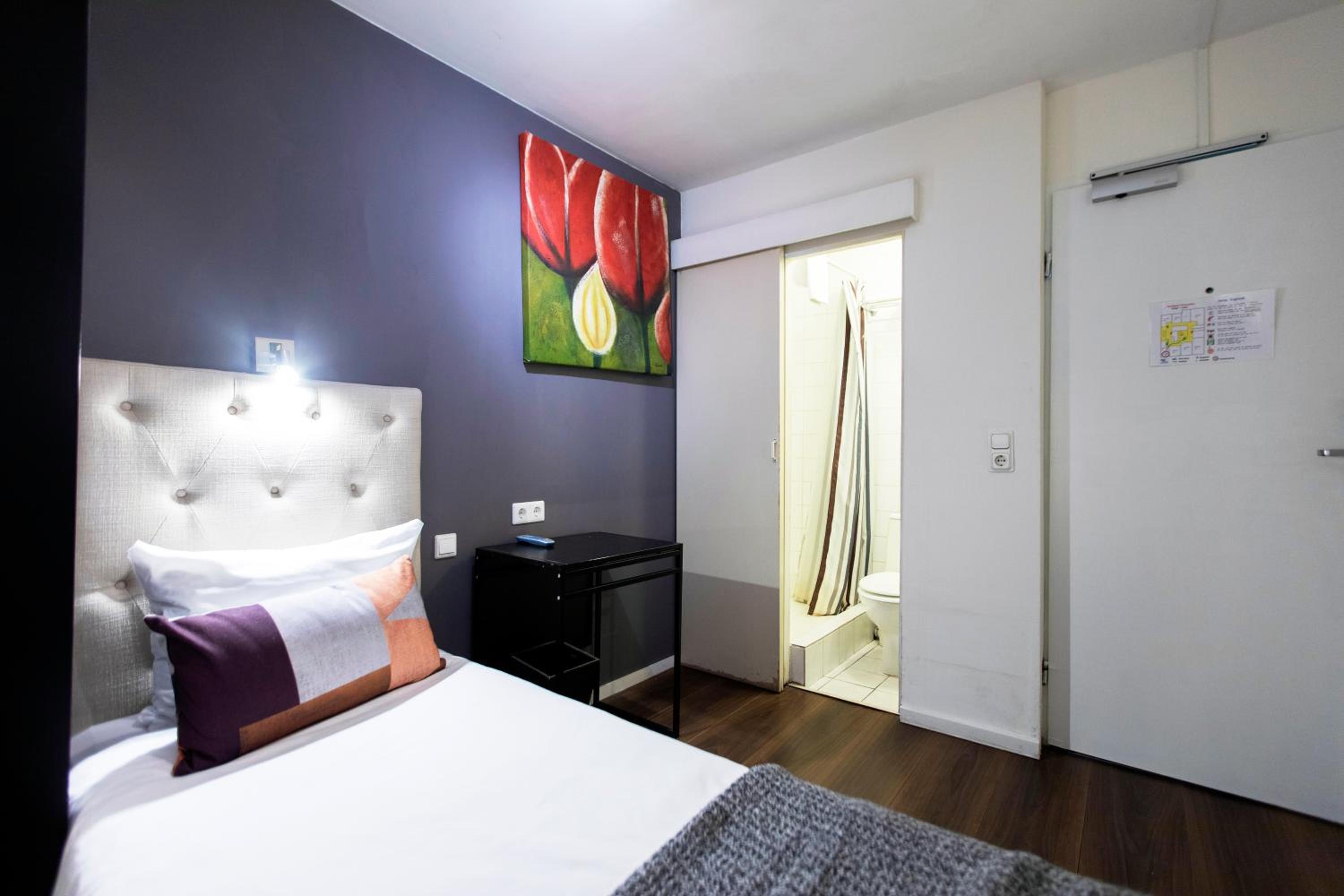 Low Budget Single room