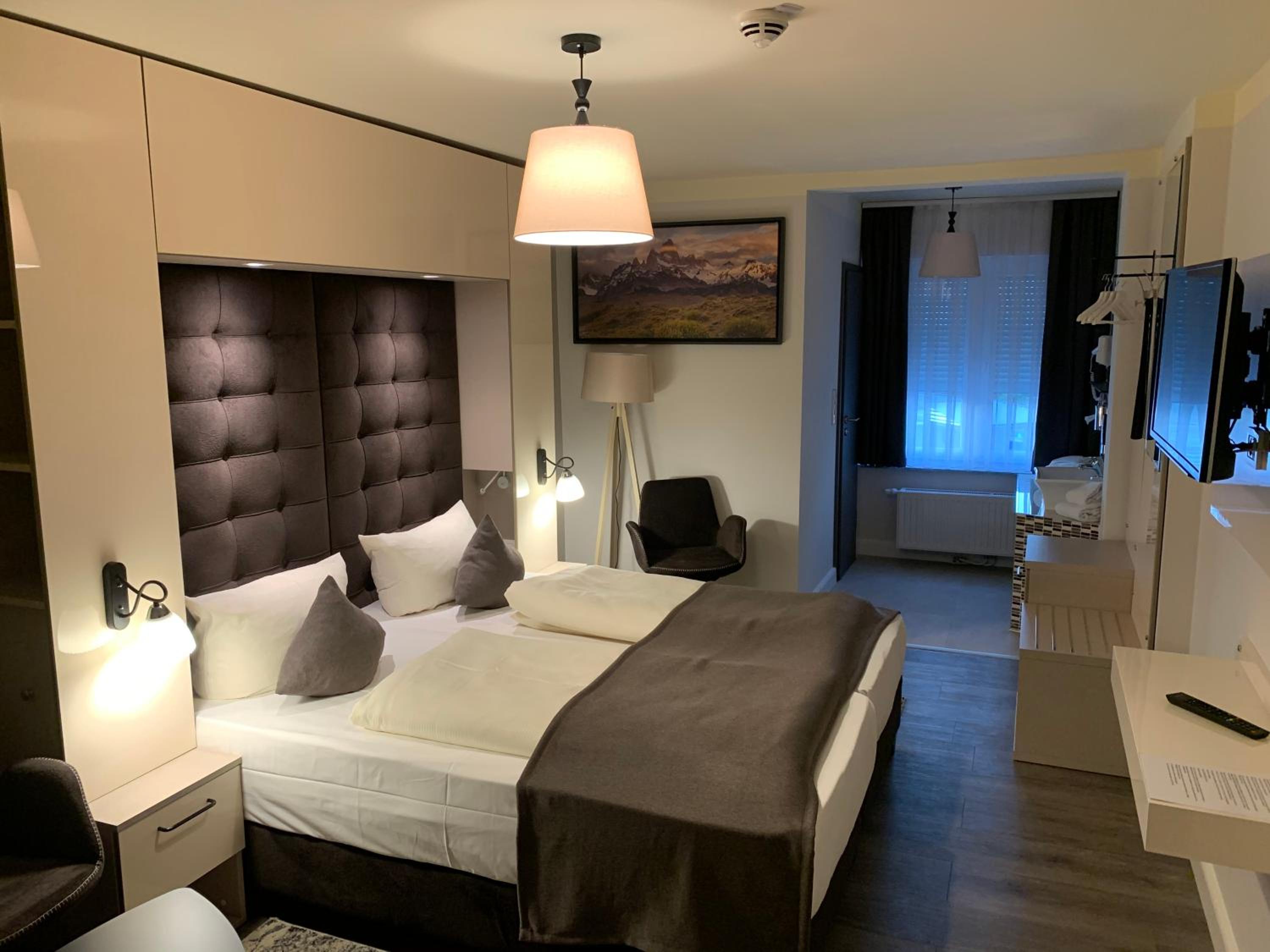 Deluxe Double Room - Photo 24