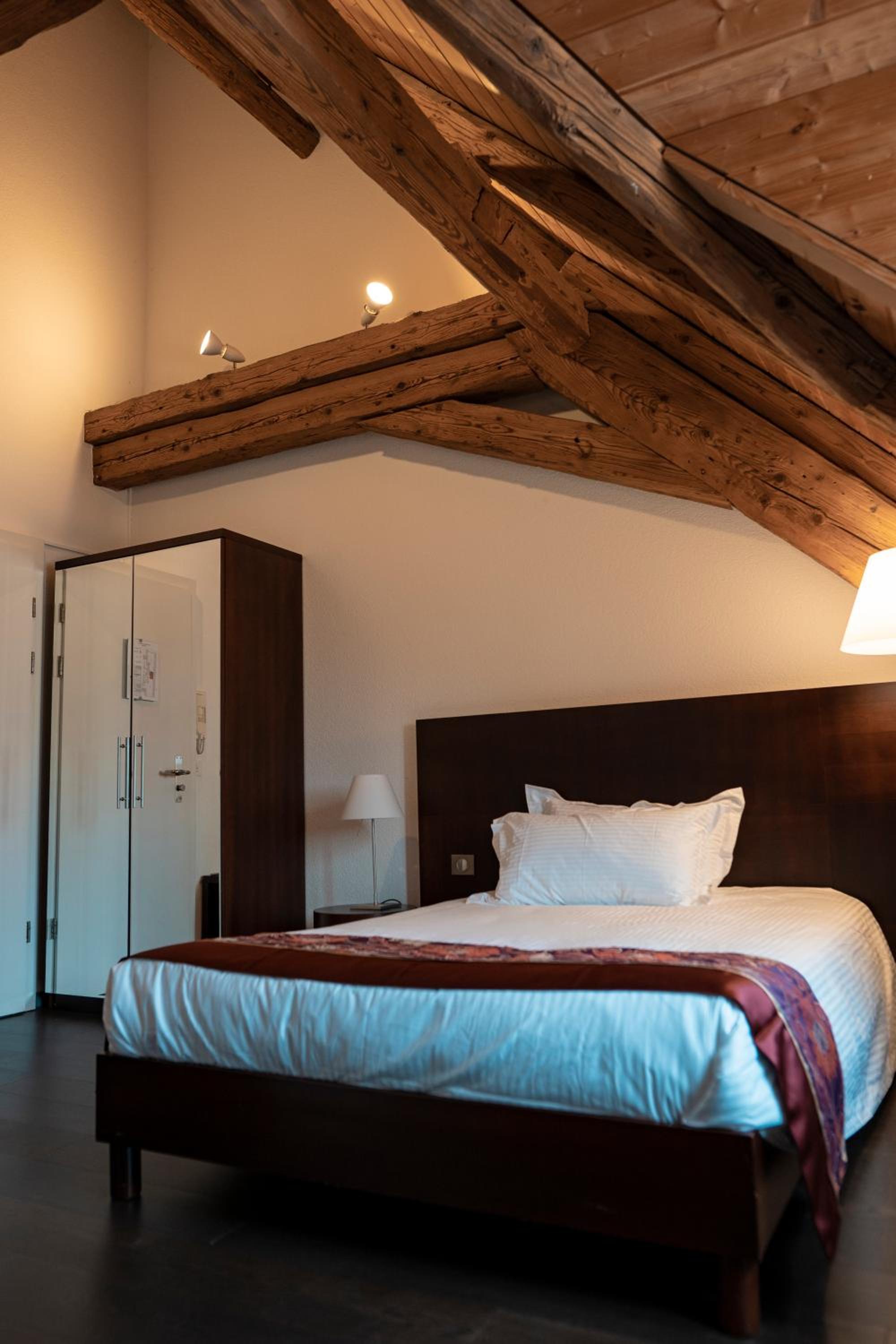 Standard King Room - Photo 2