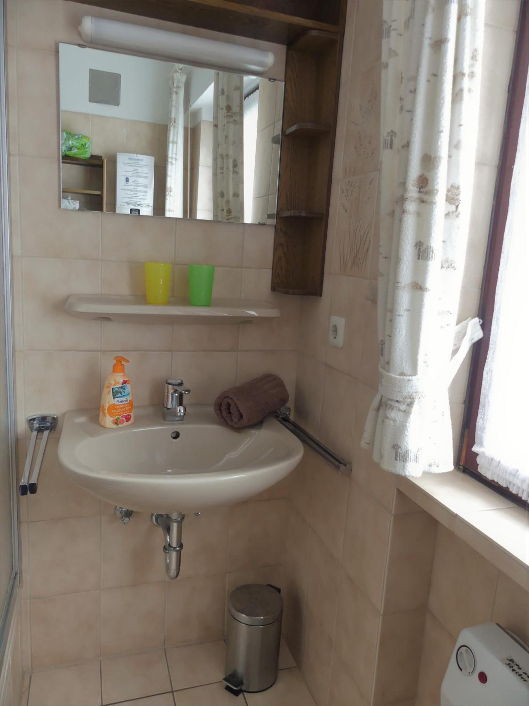 Two-Bedroom Deluxe Apartment with Garden View photo 2