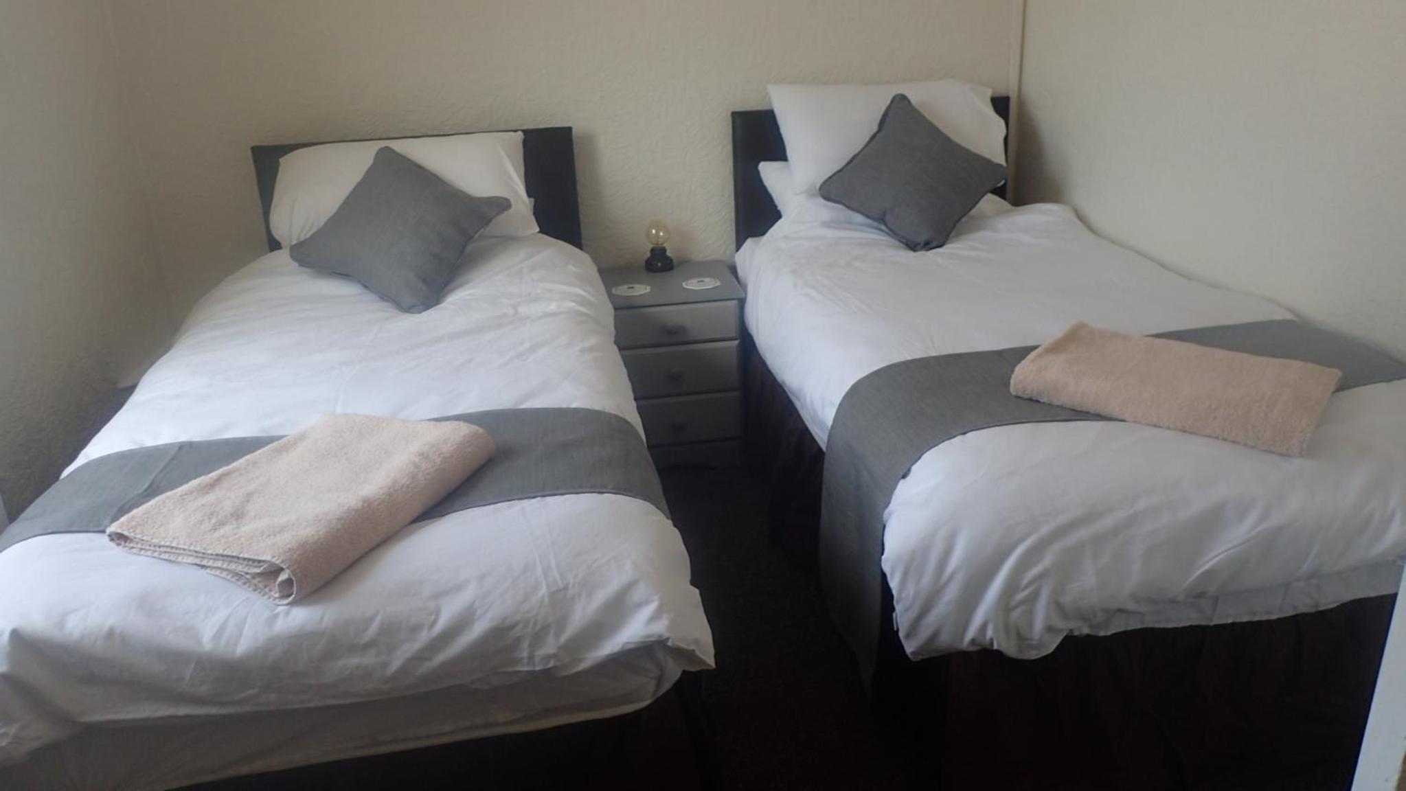Twin Room - Photo 5