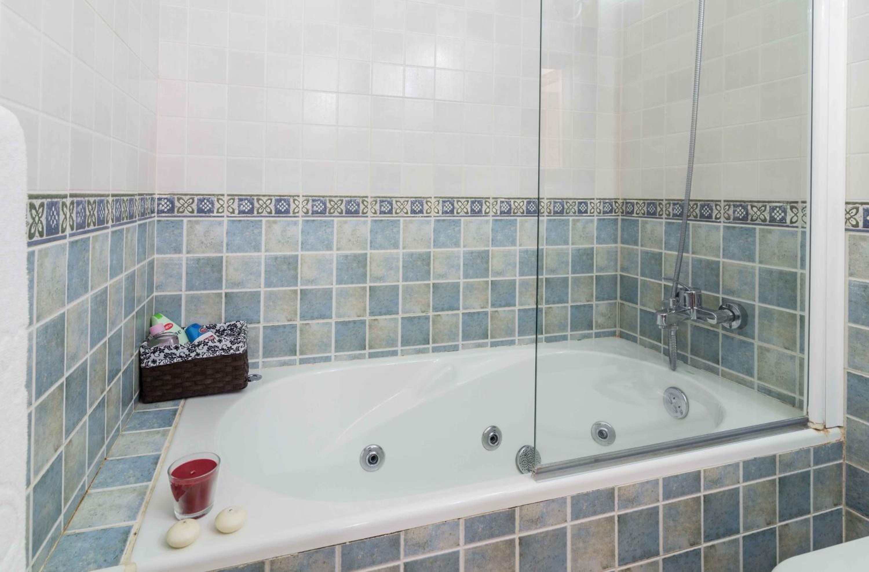 One-Bedroom Apartment (2 Adults) photo 2
